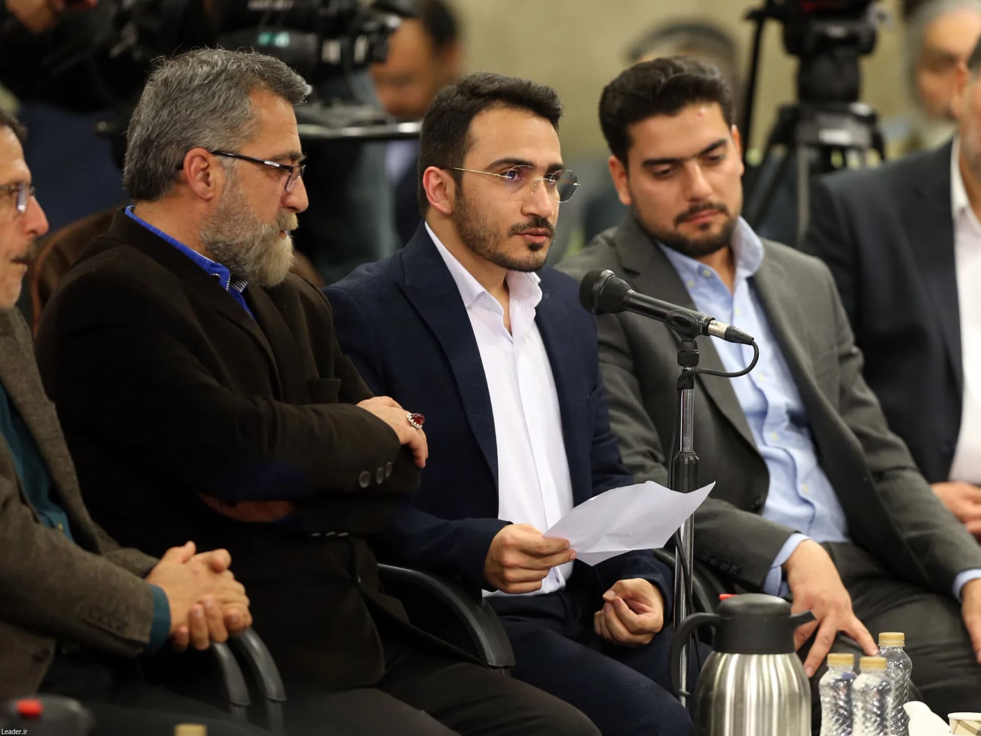 دیدار شاعران با رهبر انقلاب +تصاویر2 — تصویر 29