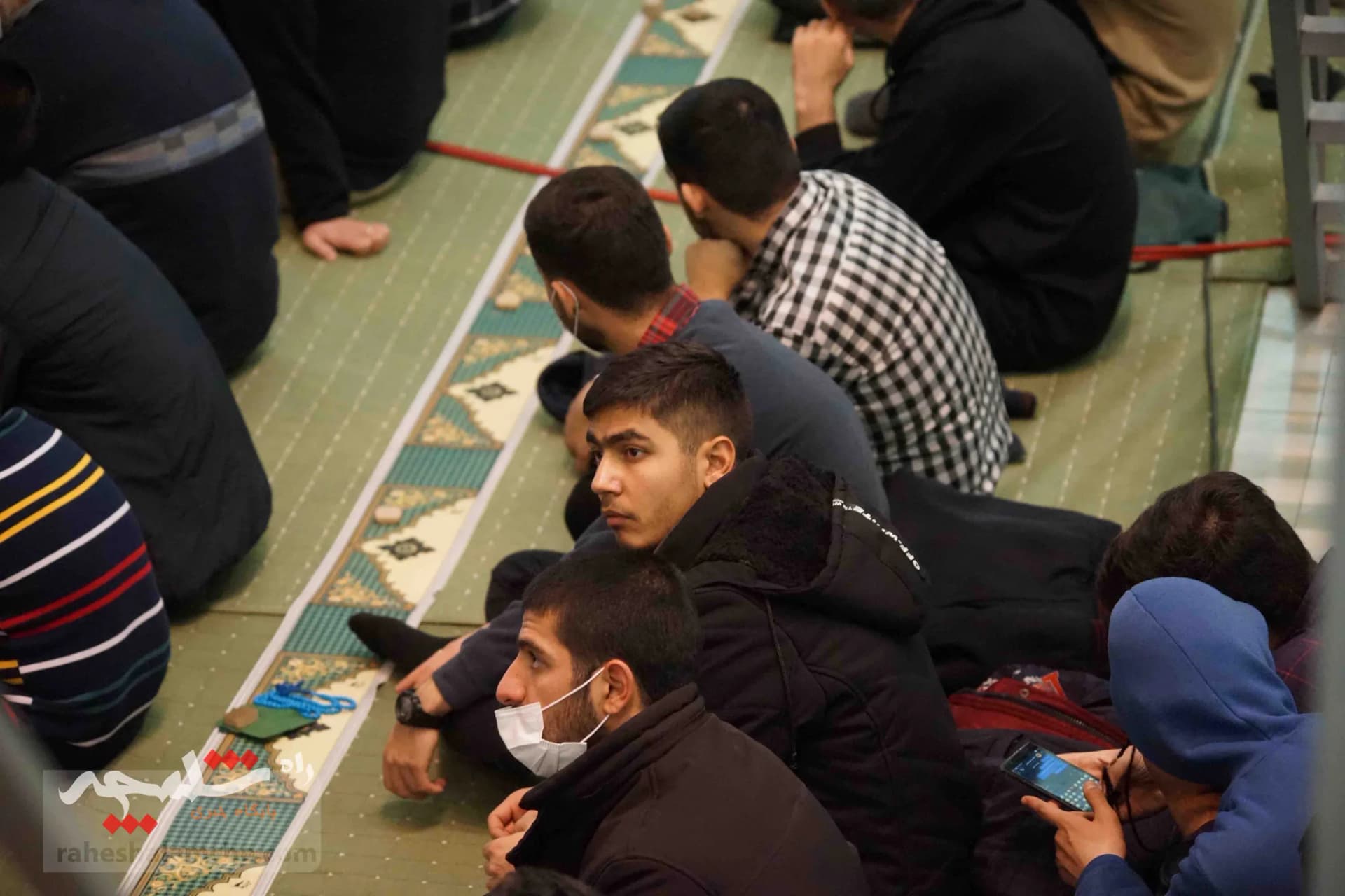 حضور پررنگ جوانان و نوجوانان در نماز جمعه تهران +تصاویر — تصویر 31