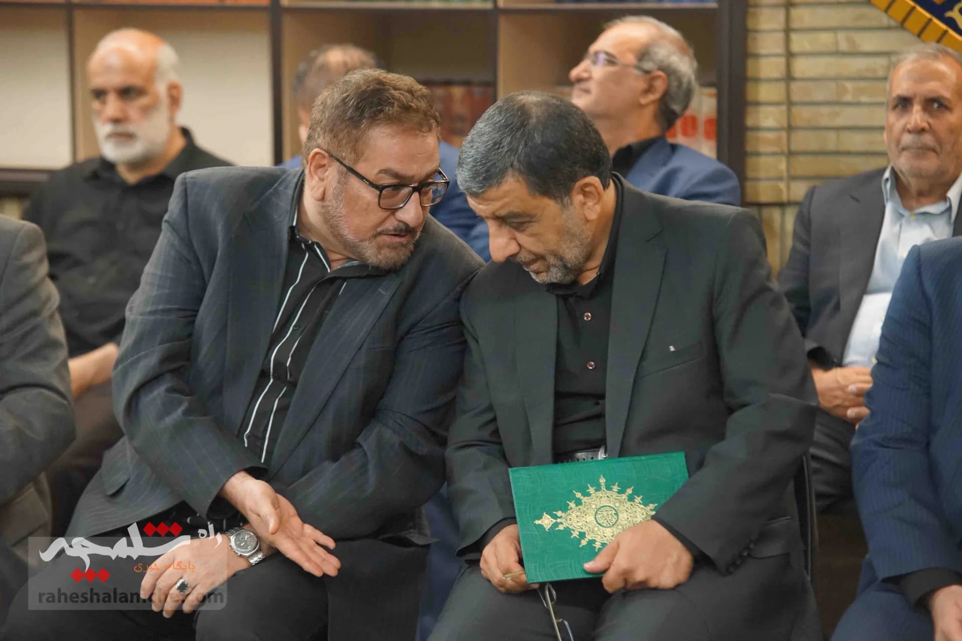 احمدینژادیها برای ختم همسر مرتضی تمدن سنگ تمام گذاشتند +تصاویر — تصویر 10