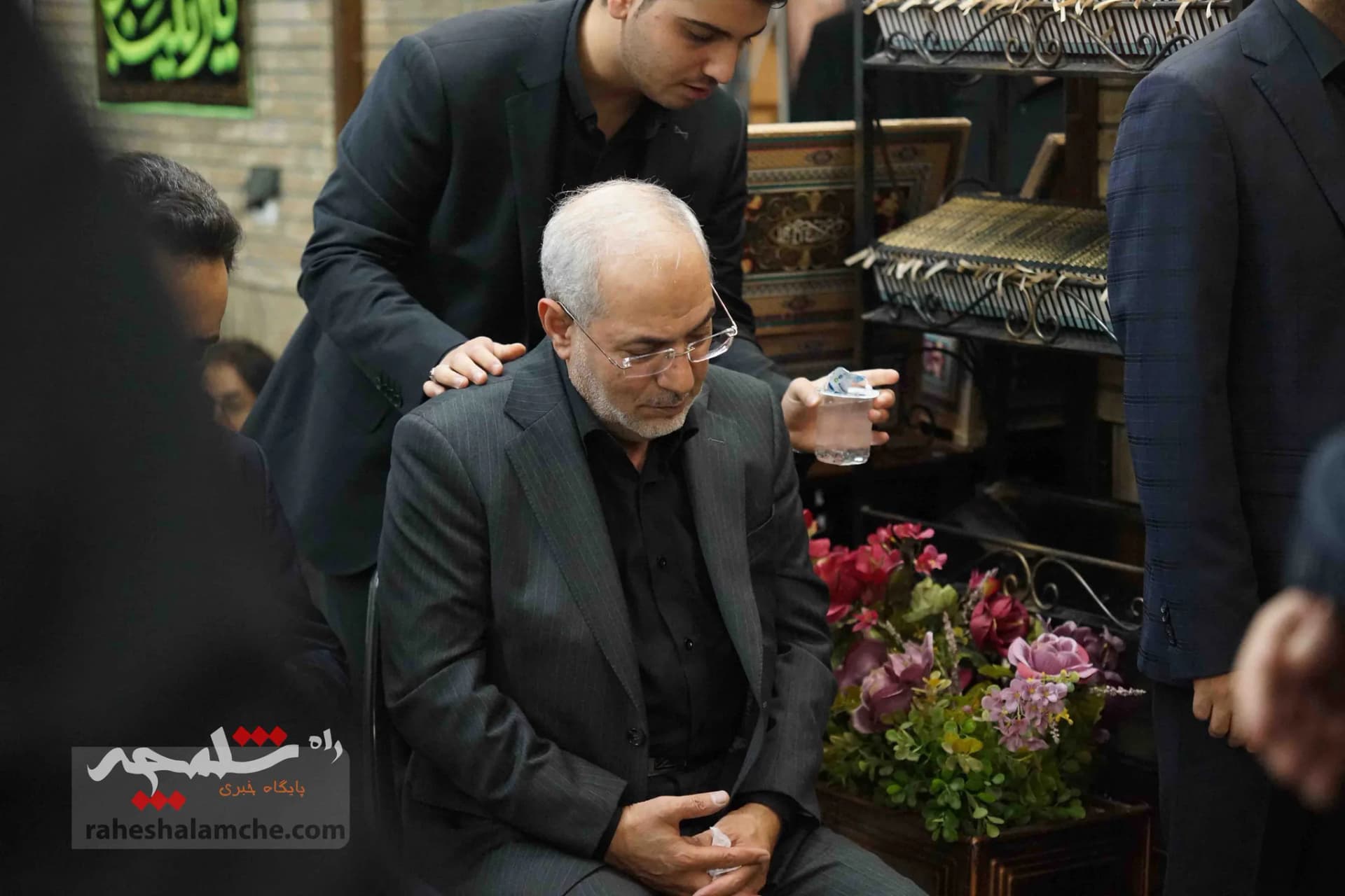 احمدینژادیها برای ختم همسر مرتضی تمدن سنگ تمام گذاشتند +تصاویر — تصویر 4