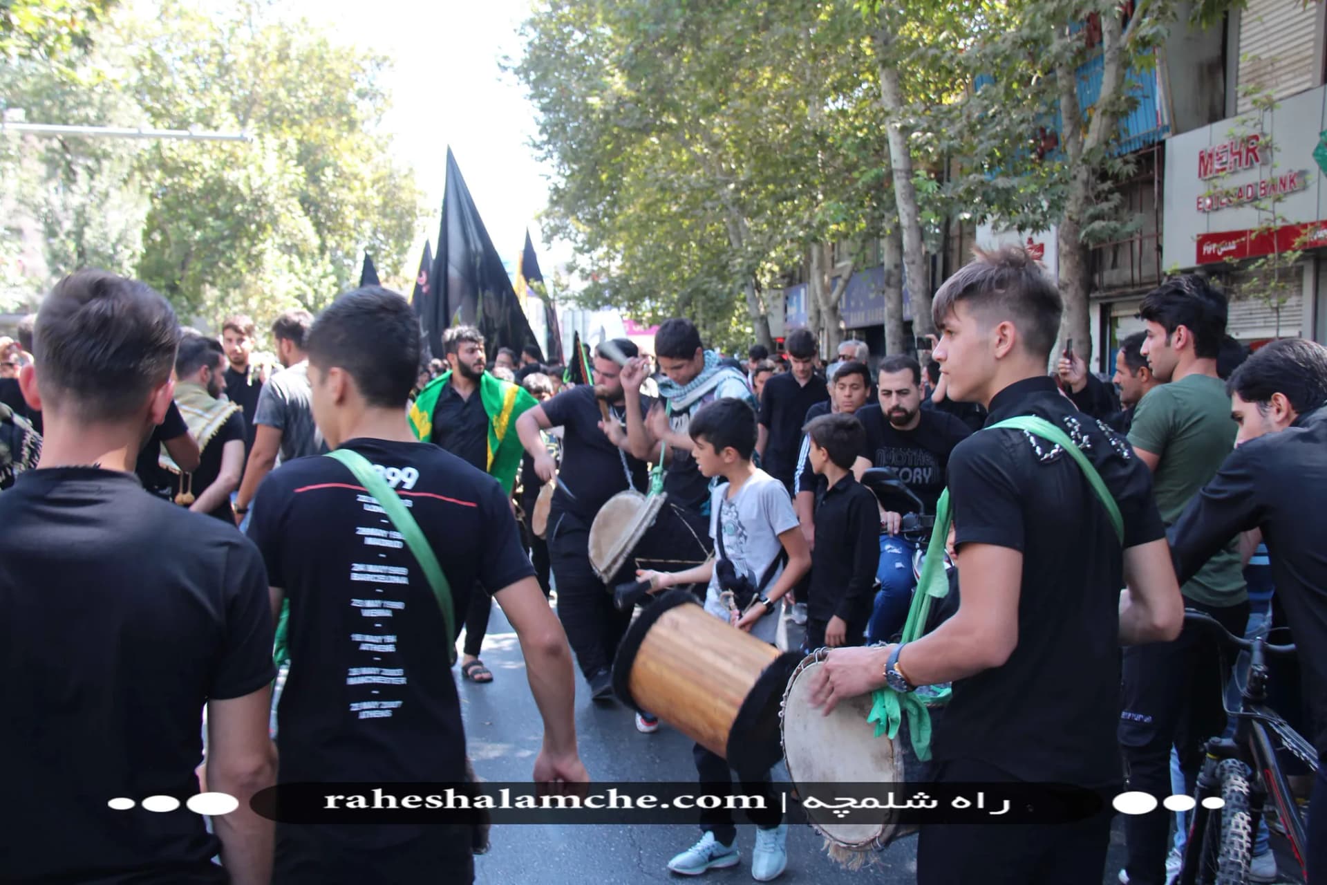 بزرگ ترین کاروان علامت کشی و دسته عزاداری بنیاسد در تهران/ تصاویر — تصویر 35