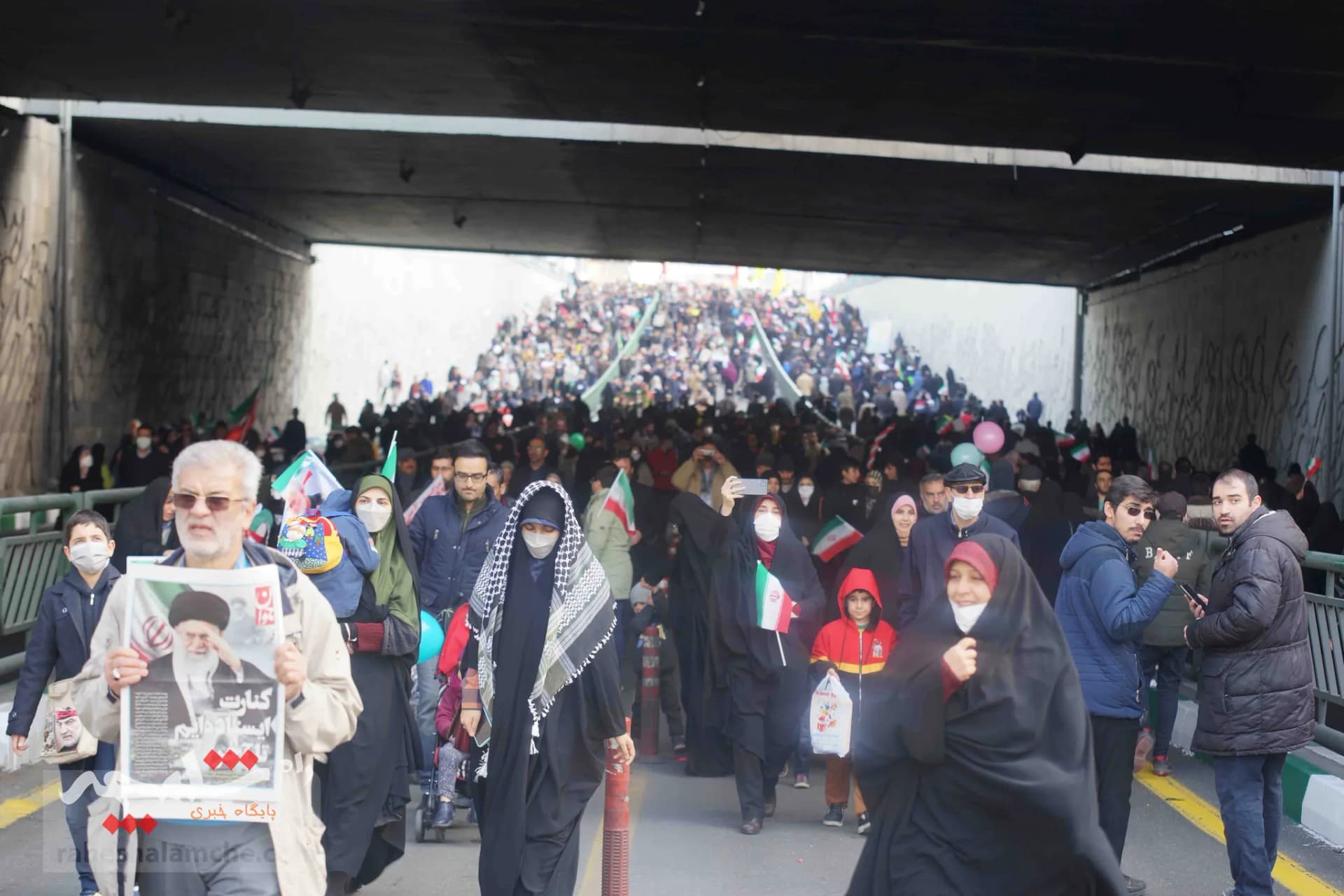 خروش ملت استوار ایران اسلامی در جشن ۴۴سالگی انقلاب اسلامی +تصاویر — تصویر 39