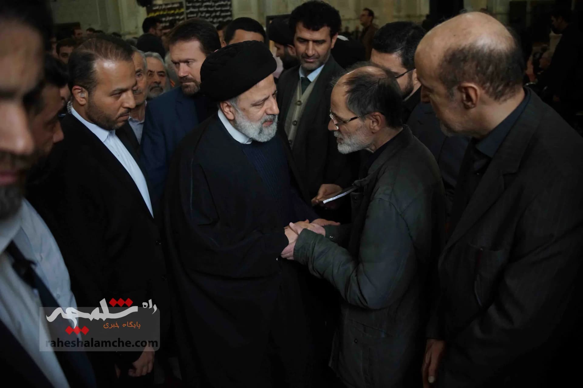 همه شخصیتهایی که در مراسم ترحیم آیتالله امام کاشانی حضور داشتند +تصاویر — تصویر 55