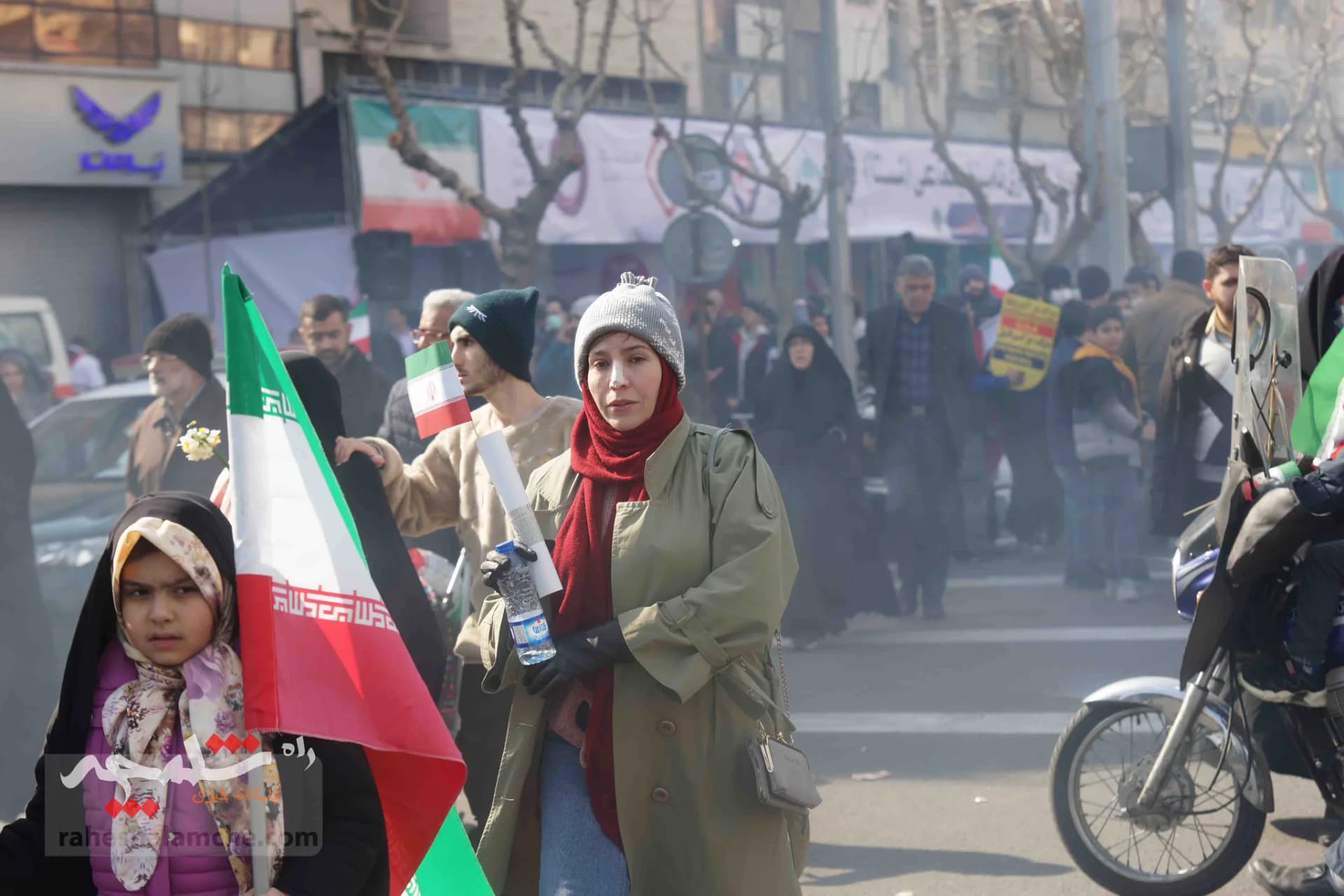 خروش ملت استوار ایران اسلامی در جشن ۴۴سالگی انقلاب اسلامی +تصاویر — تصویر 60