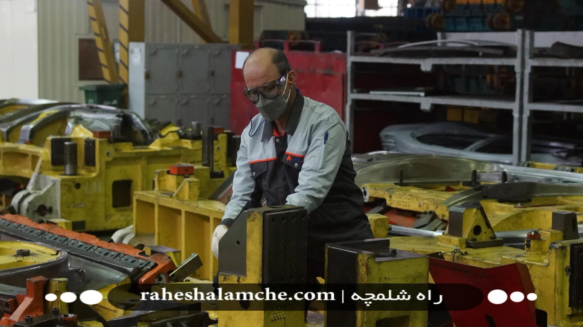 افتتاح بزرگترین خط پرس رباتیک بدنه خودرو کشور با حضور عضو هیئت رئیسه مجلس +تصاویر — تصویر 27