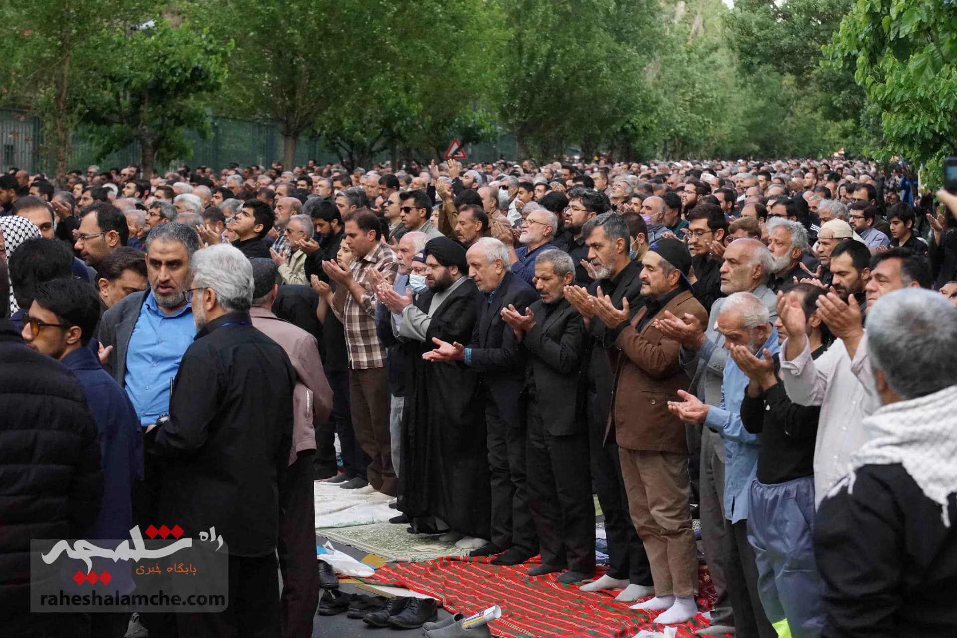 گزارش تصویری حاشیههای نمازجمعه امروز تهران در روز قدس — تصویر 75
