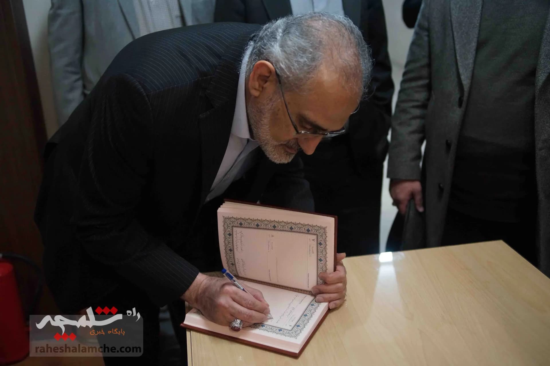 برگزاری همایش«مقاومت و جهان آینده» با حضور معاون رئیسجمهور در قزوین +تصاویر — تصویر 14