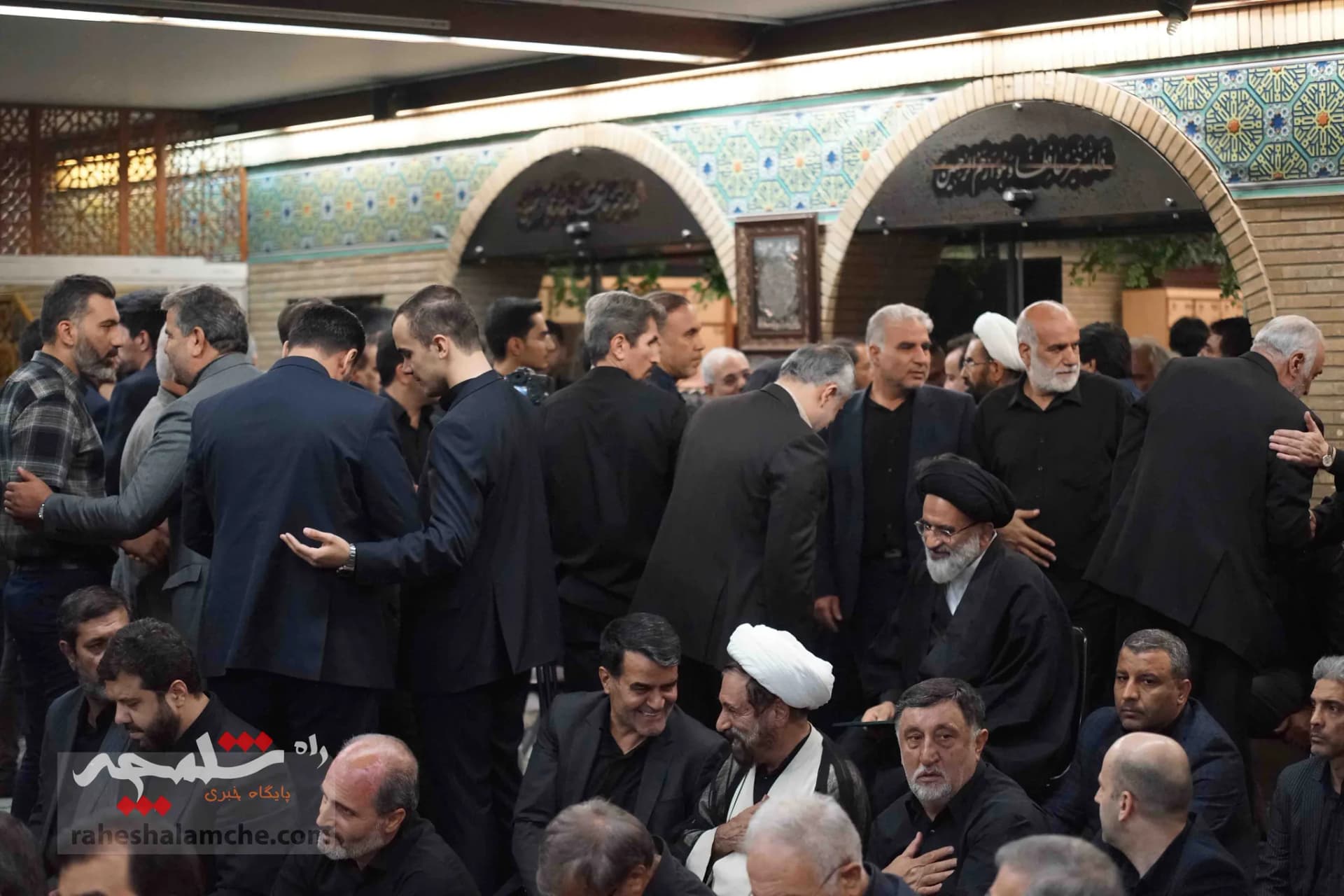 احمدینژادیها برای ختم همسر مرتضی تمدن سنگ تمام گذاشتند +تصاویر — تصویر 70