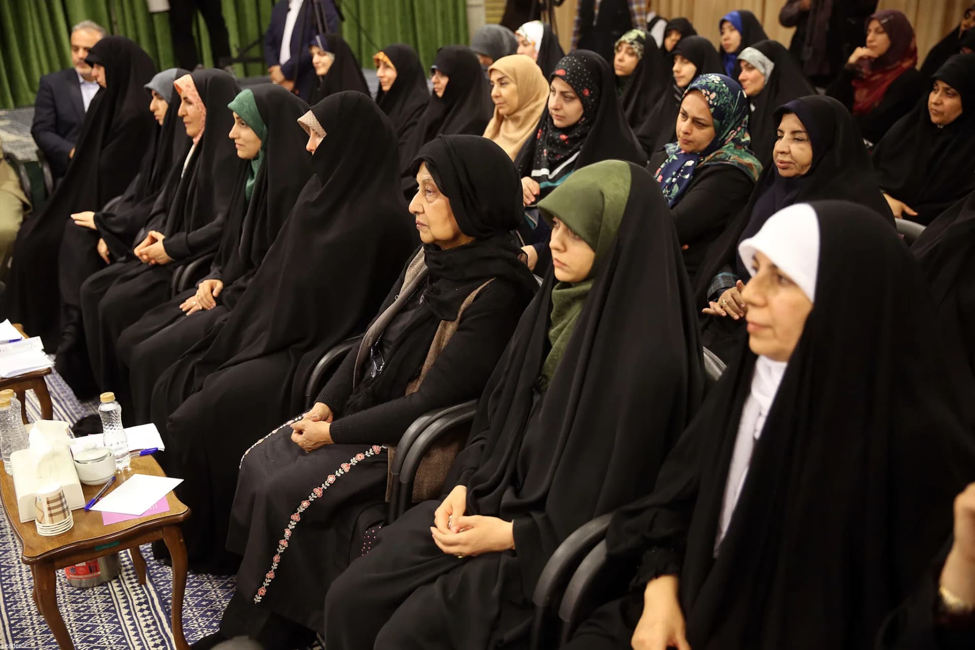 دیدار شاعران با رهبر انقلاب +تصاویر2 — تصویر 43