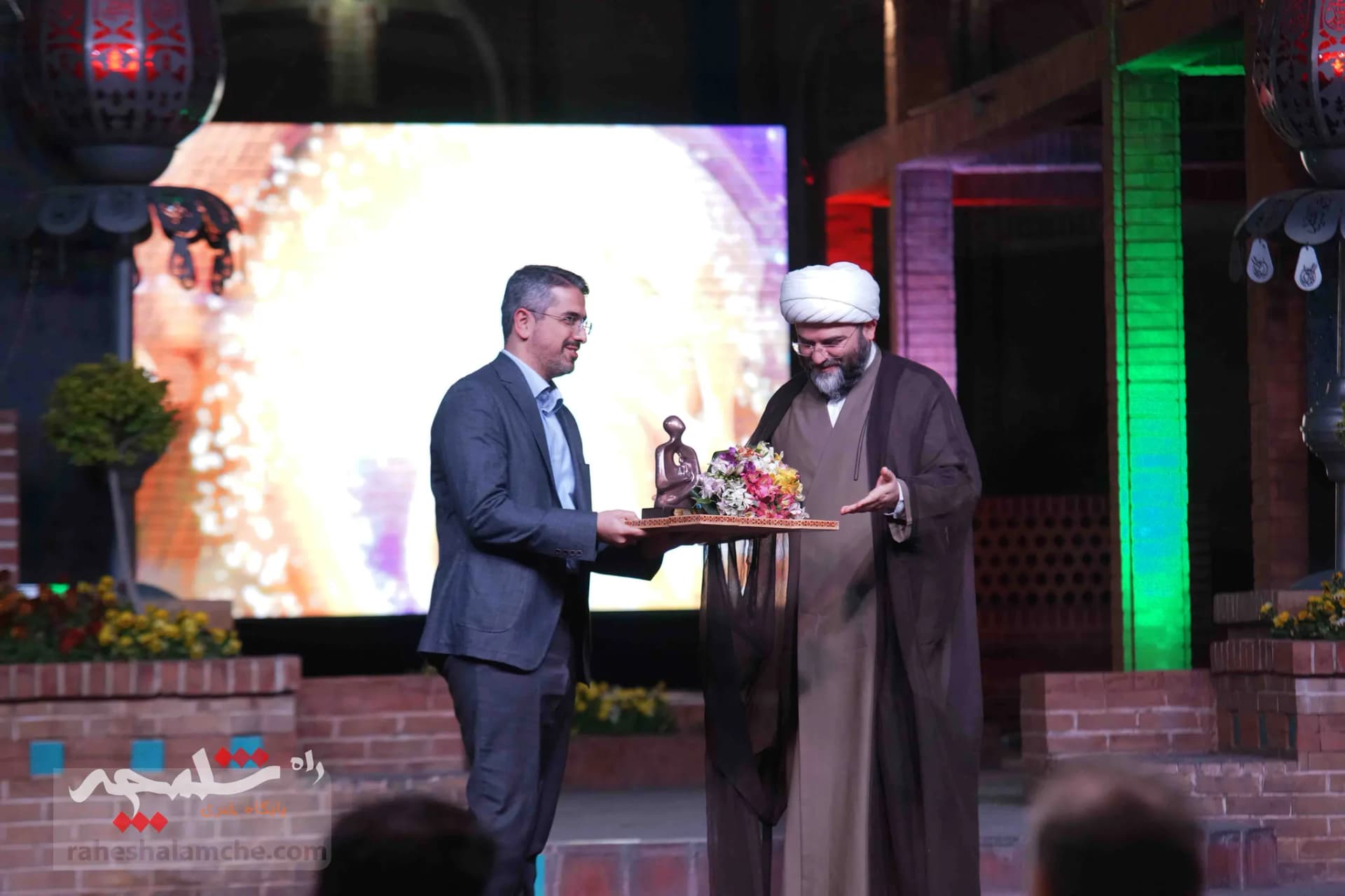 چهره هنر انقلاب سال ۱۴۰۲ انتخاب شد +تصاویر — تصویر 12