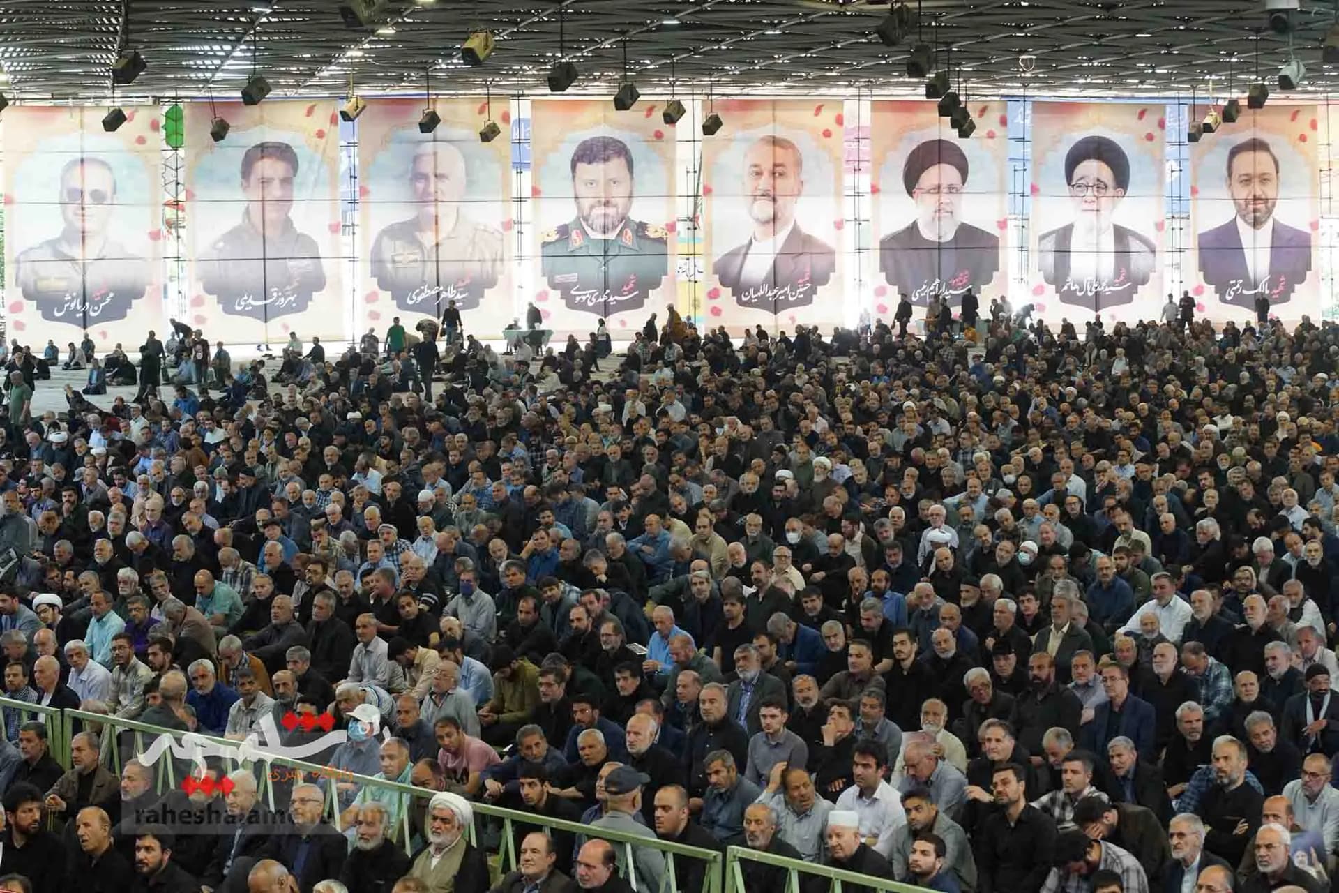 نماز جمعه این هفته تهران برگزار شد +تصاویر — تصویر 32