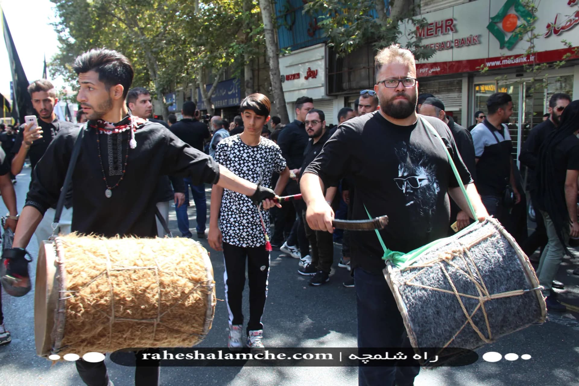 بزرگ ترین کاروان علامت کشی و دسته عزاداری بنیاسد در تهران/ تصاویر — تصویر 59