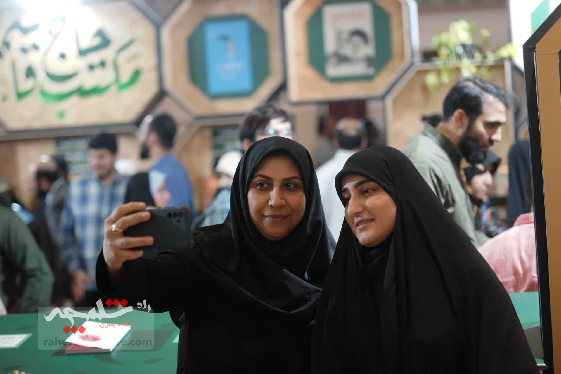گزارش تصویری متفاوت از نمایشگاه کتاب تهران — تصویر 27