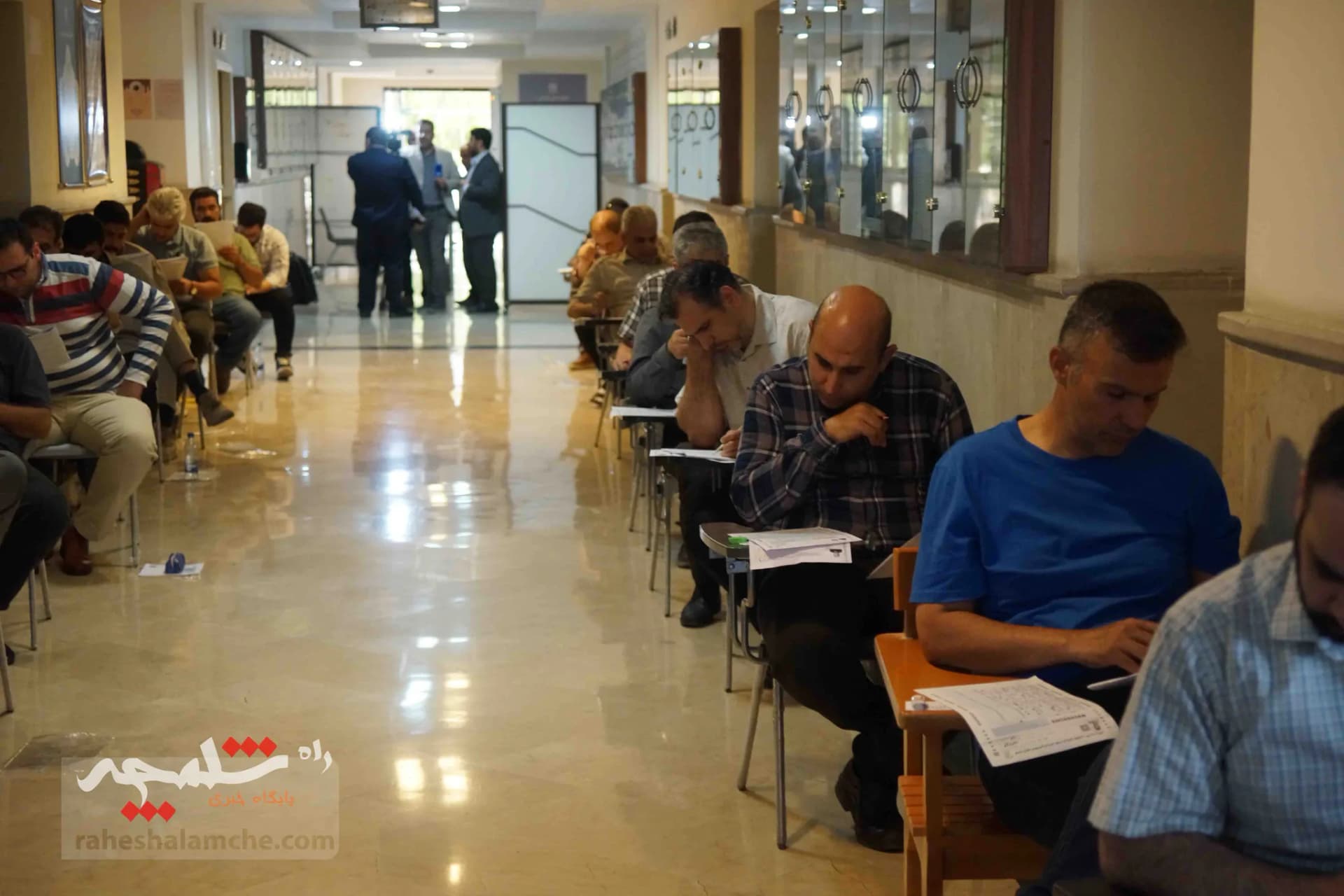 آزمون استخدامی فرزندان شهدا و جانبازان +تصاویر — تصویر 24