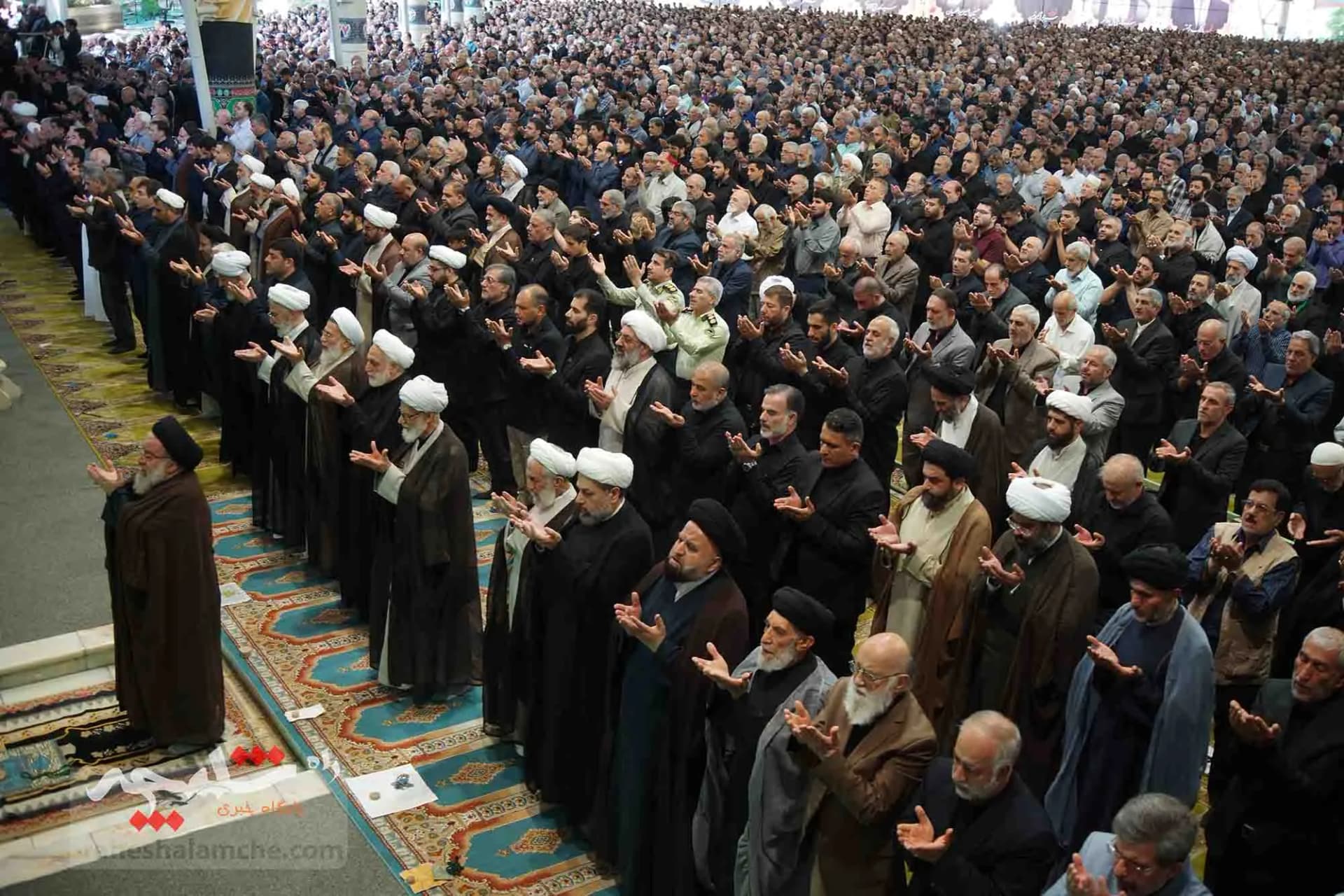 نماز جمعه این هفته تهران برگزار شد +تصاویر — تصویر 53
