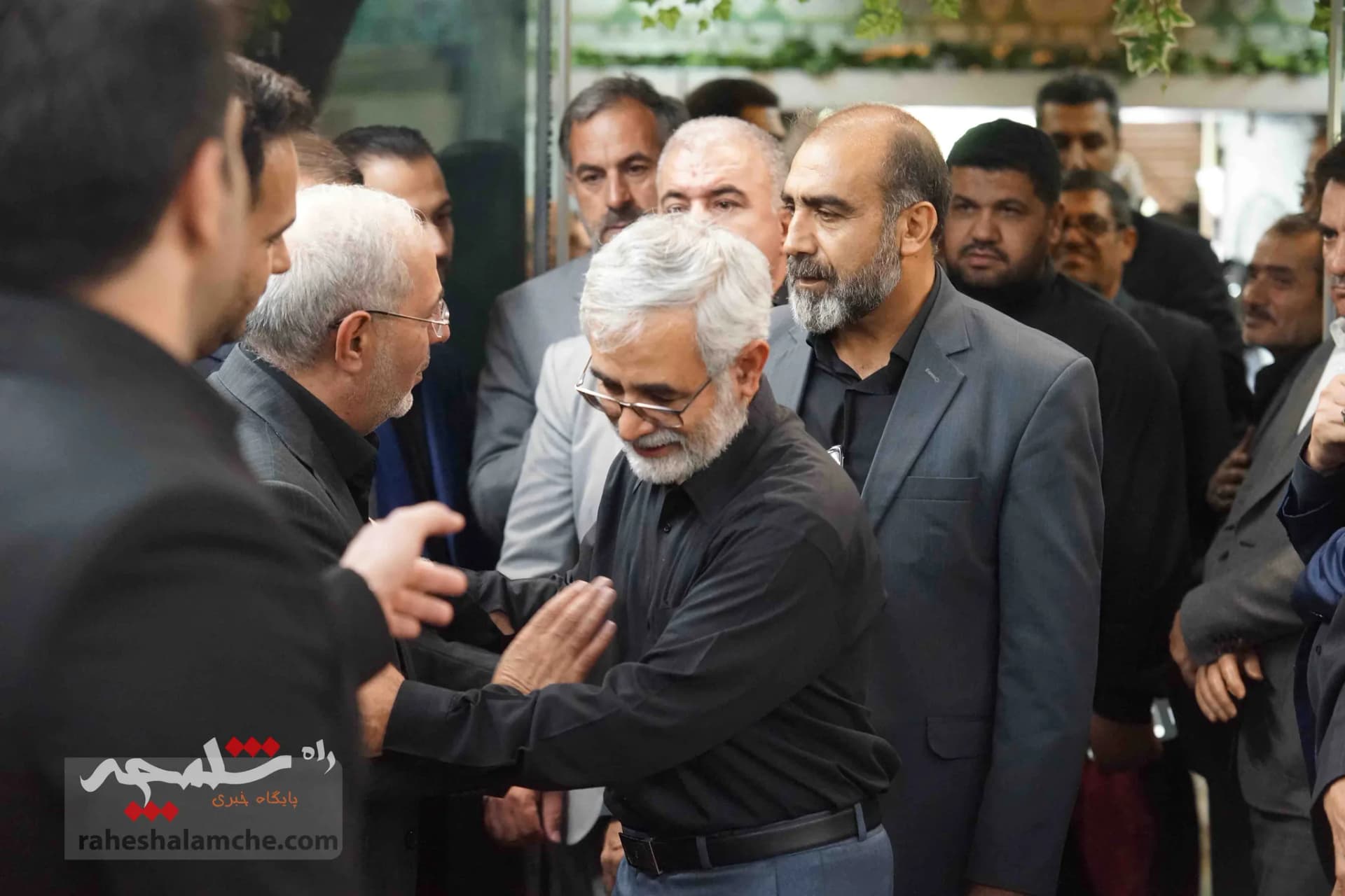 احمدینژادیها برای ختم همسر مرتضی تمدن سنگ تمام گذاشتند +تصاویر — تصویر 61