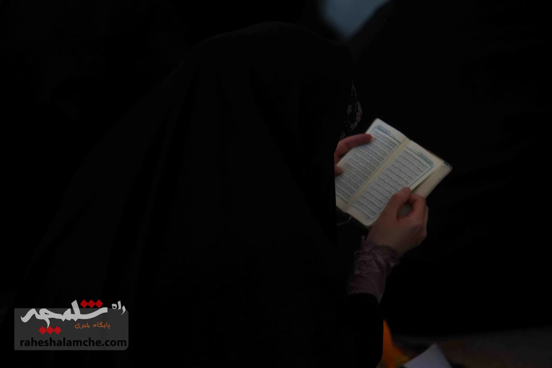 طنین دعای پرفیض عرفه در خیابان 17 شهریور تهران — تصویر 25