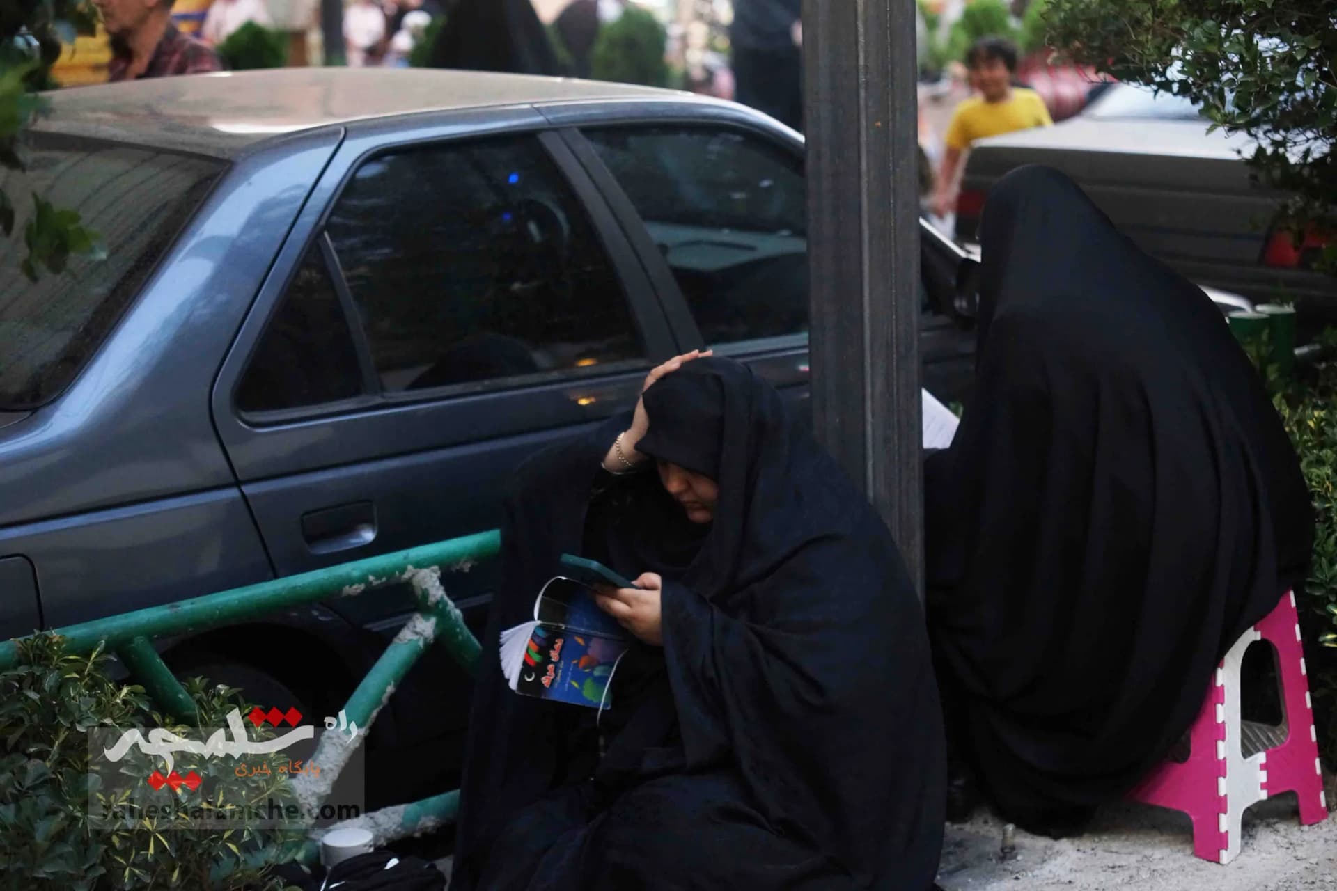 طنین دعای پرفیض عرفه در خیابان 17 شهریور تهران — تصویر 18