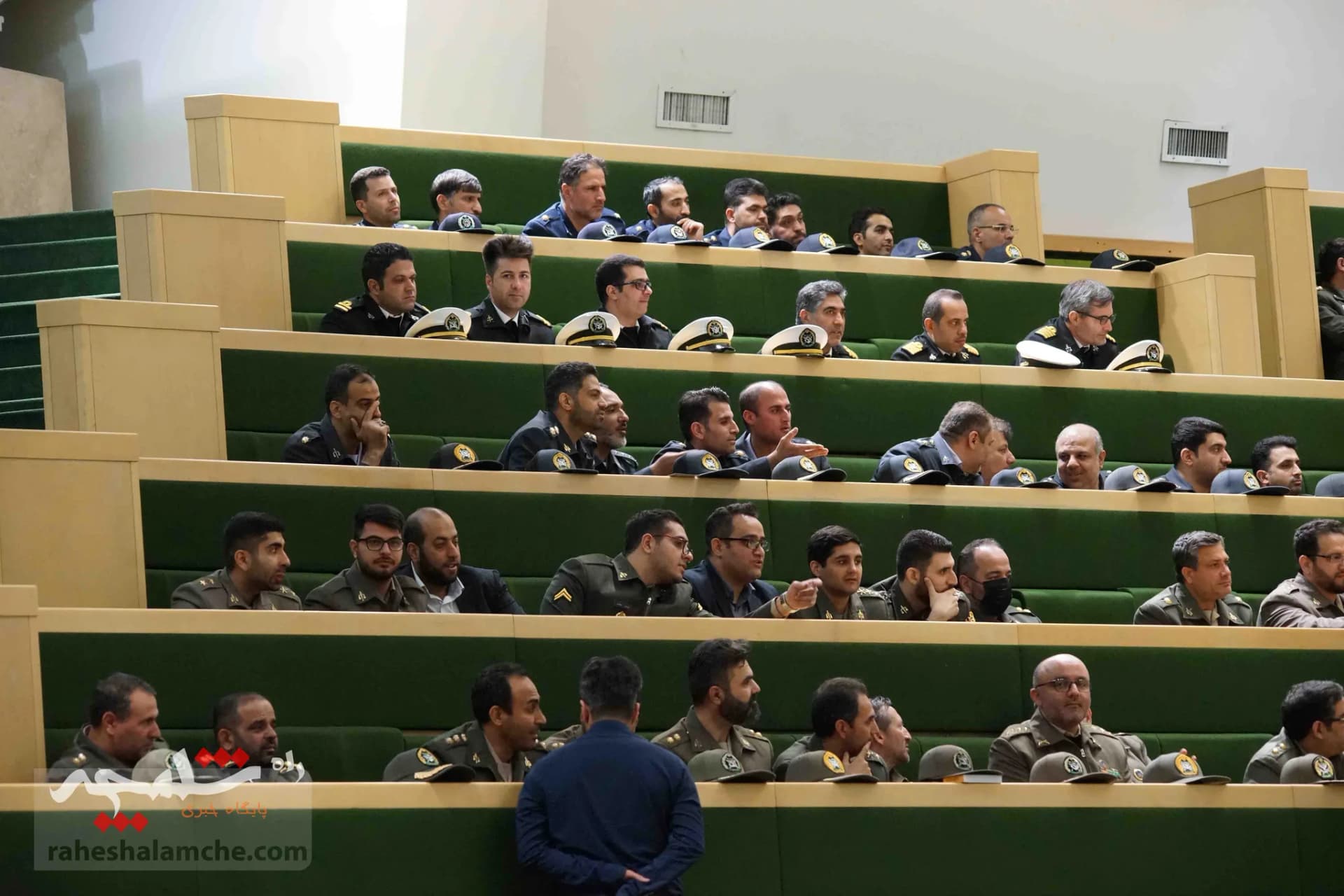 ارتش در مجلس شورای اسلامی +تصاویر — تصویر 4