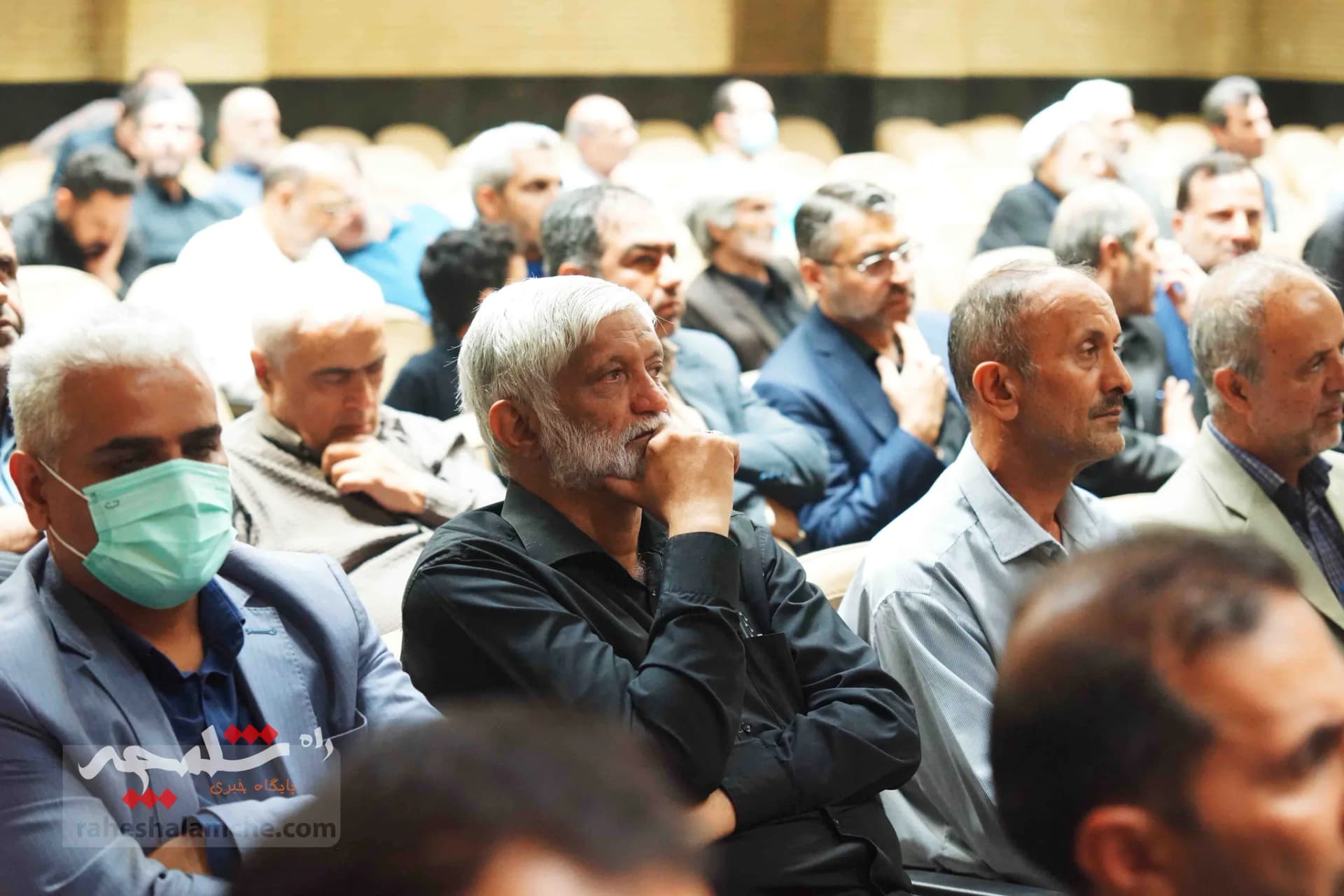 همه شخصیتهایی که در مراسم ختم مادر زریبافان شرکت کرده بودند +تصاویر — تصویر 70