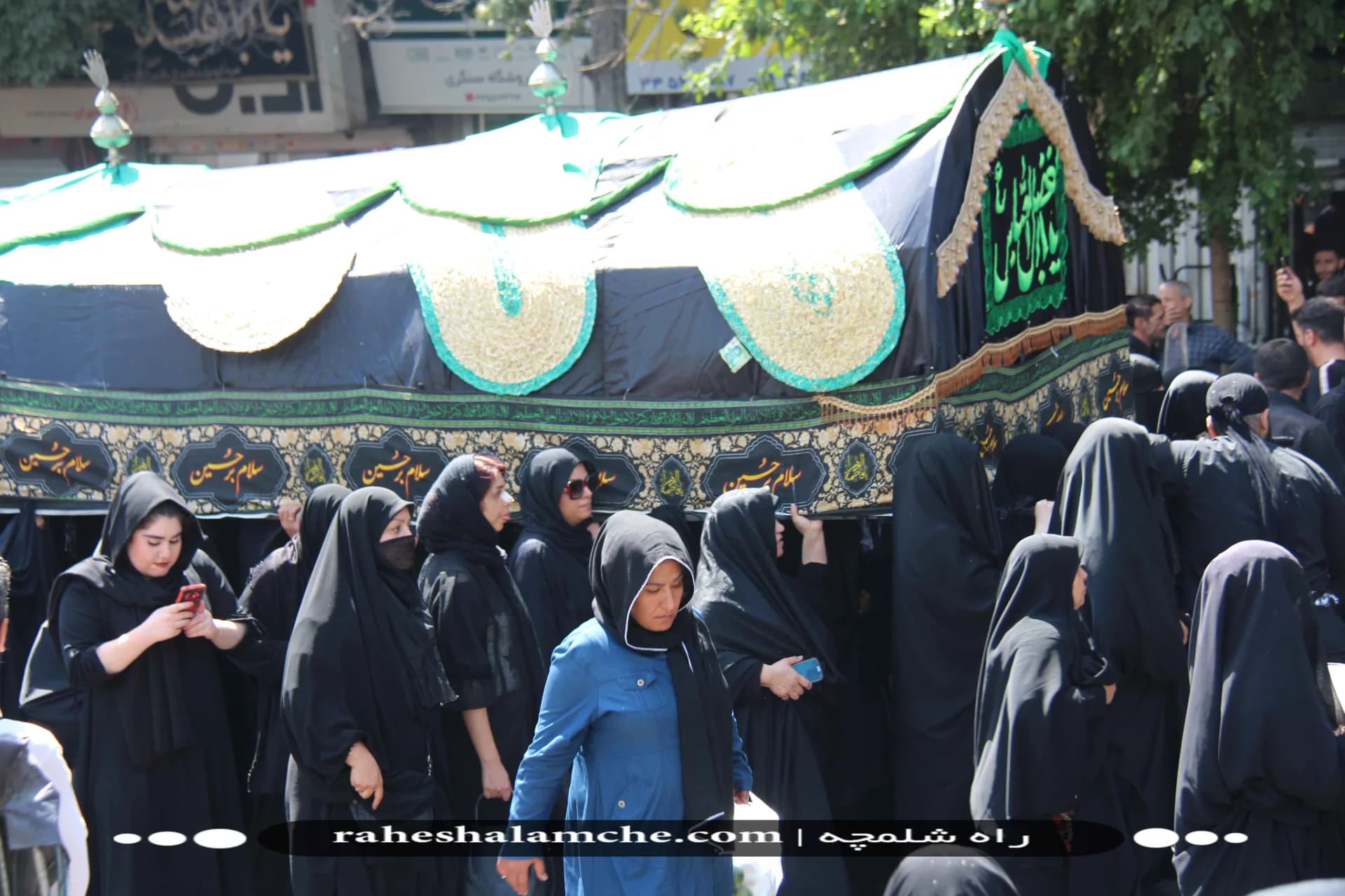 بزرگ ترین کاروان علامت کشی و دسته عزاداری بنیاسد در تهران/ تصاویر — تصویر 72