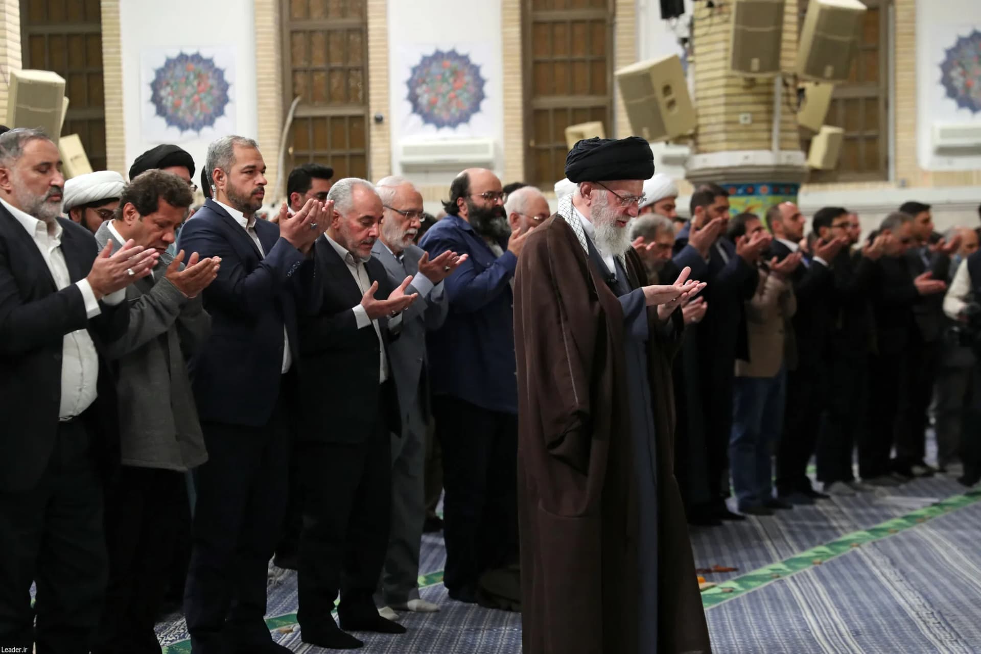 دیدار شاعران با رهبر انقلاب +تصاویر — تصویر 7