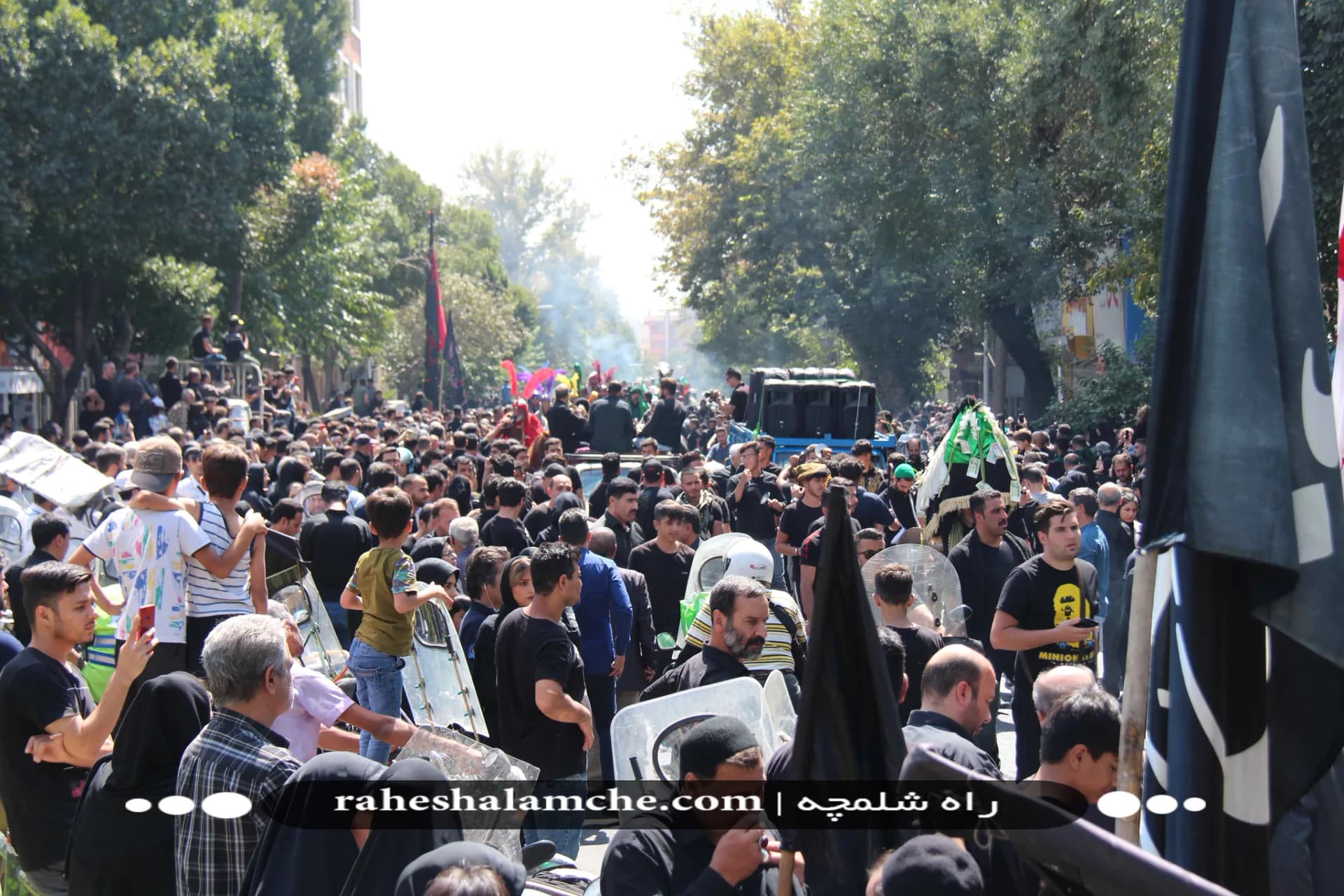 بزرگ ترین کاروان علامت کشی و دسته عزاداری بنیاسد در تهران/ تصاویر — تصویر 9