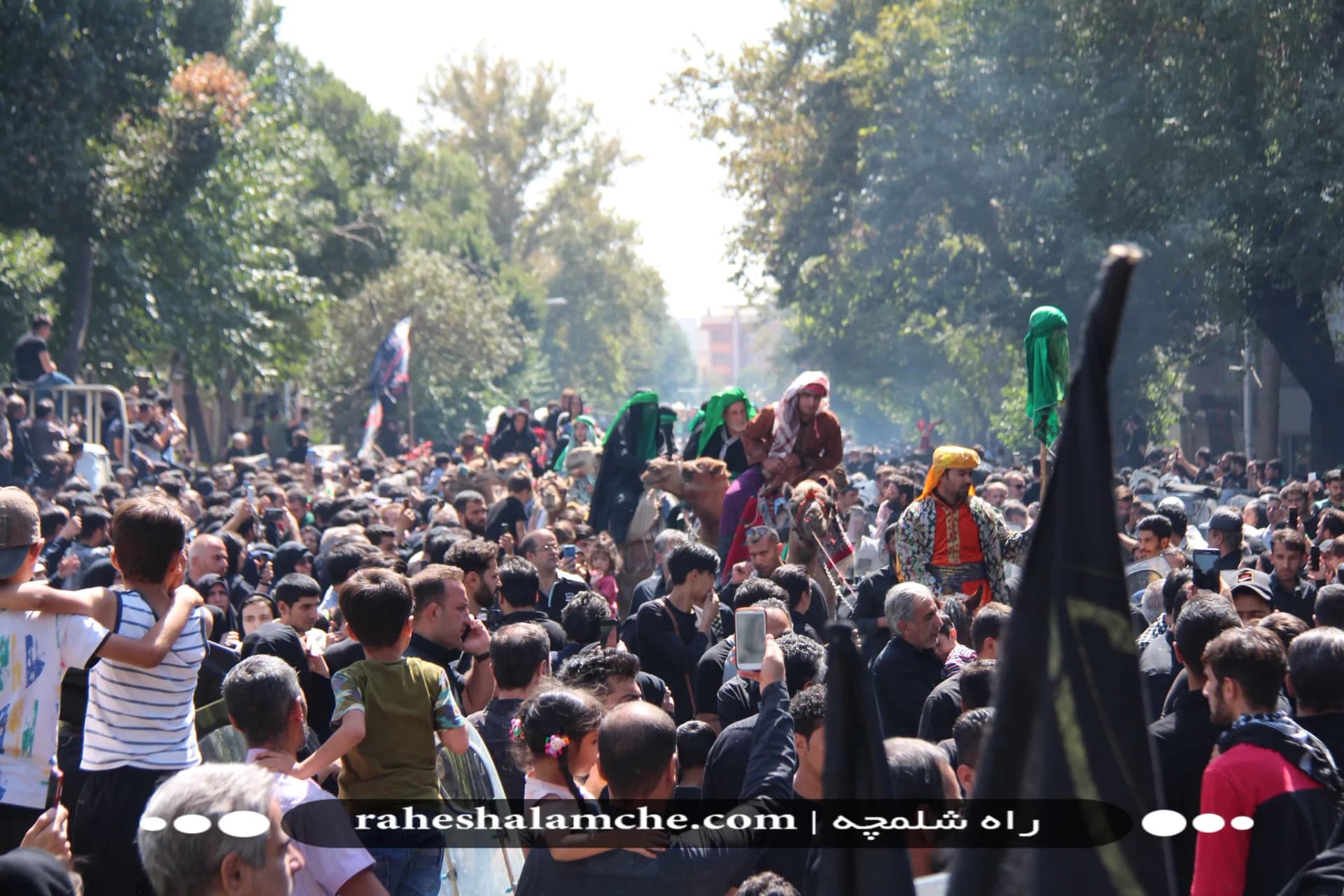 بزرگ ترین کاروان علامت کشی و دسته عزاداری بنیاسد در تهران/ تصاویر — تصویر 18