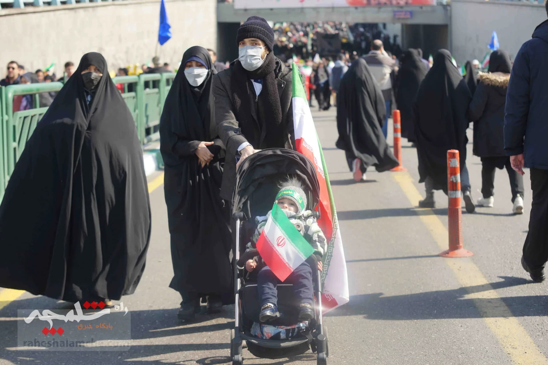 خروش ملت استوار ایران اسلامی در جشن ۴۴سالگی انقلاب اسلامی +تصاویر — تصویر 21