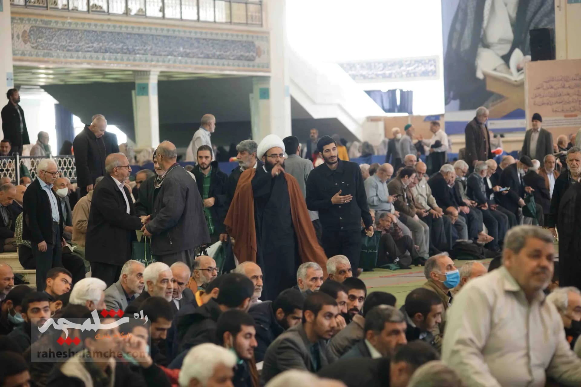 نمازجمعه این هفته تهران به امامت آیتالله خاتمی برگزار شد +تصاویر — تصویر 7