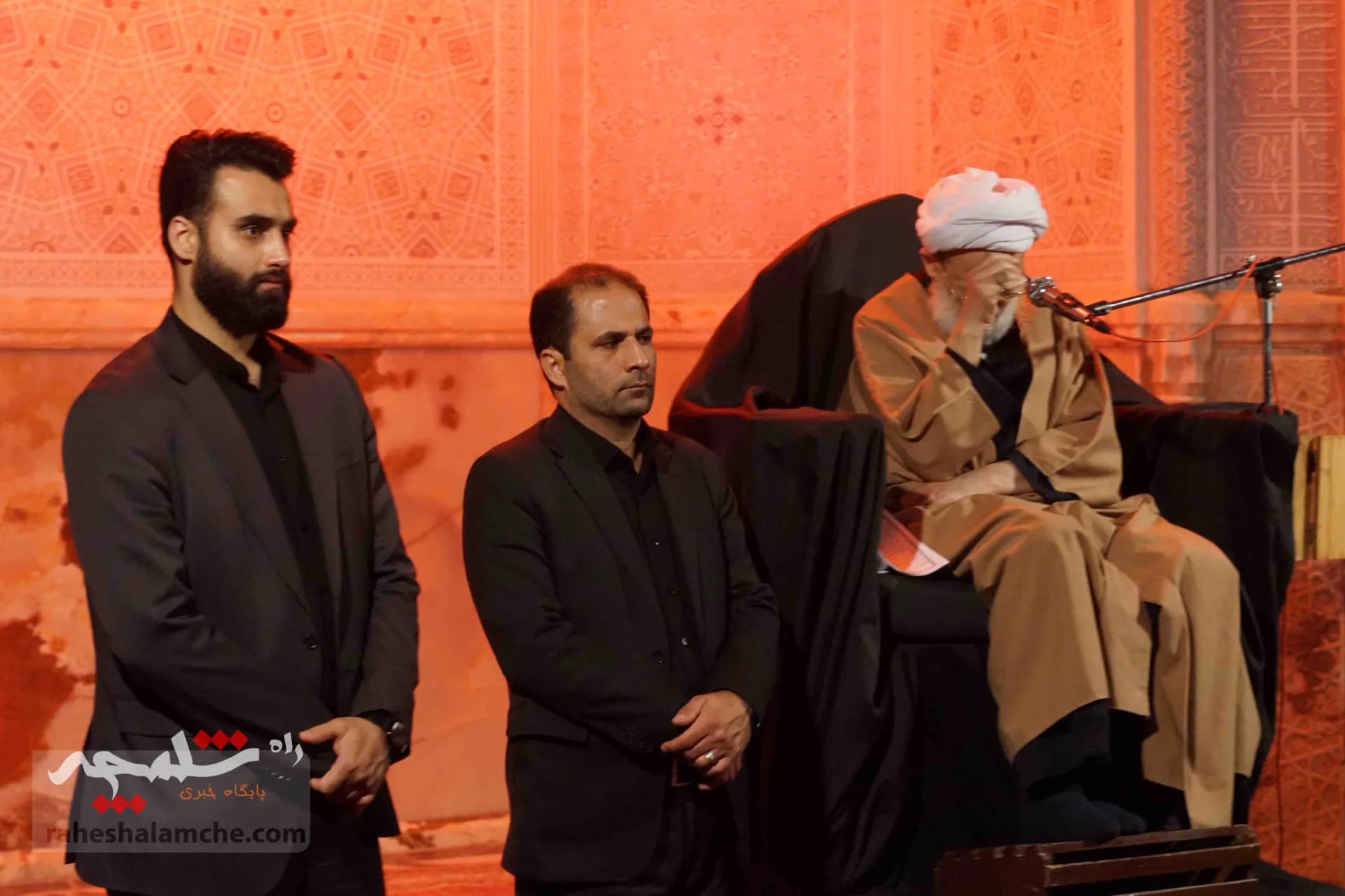 گزارش تصویری مراسم شب قدر و وداع با شهید گمنام در مدرسه عالی شهید مطهری — تصویر 53