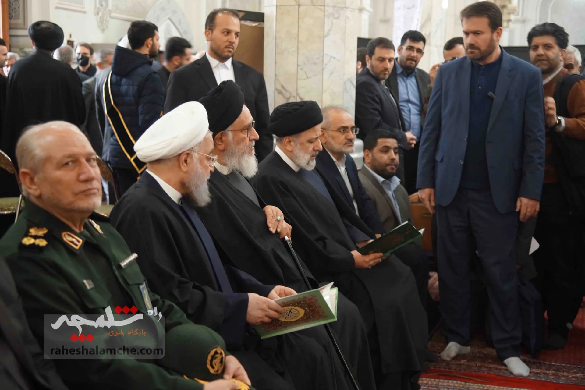 همه شخصیتهایی که در مراسم ترحیم آیتالله امام کاشانی حضور داشتند +تصاویر — تصویر 46