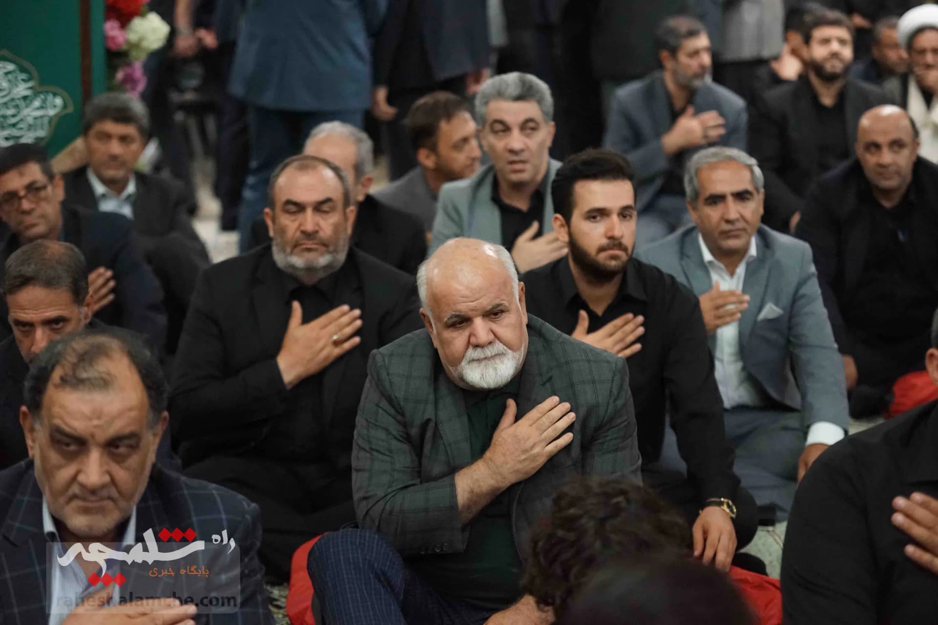 احمدینژادیها برای ختم همسر مرتضی تمدن سنگ تمام گذاشتند +تصاویر — تصویر 73