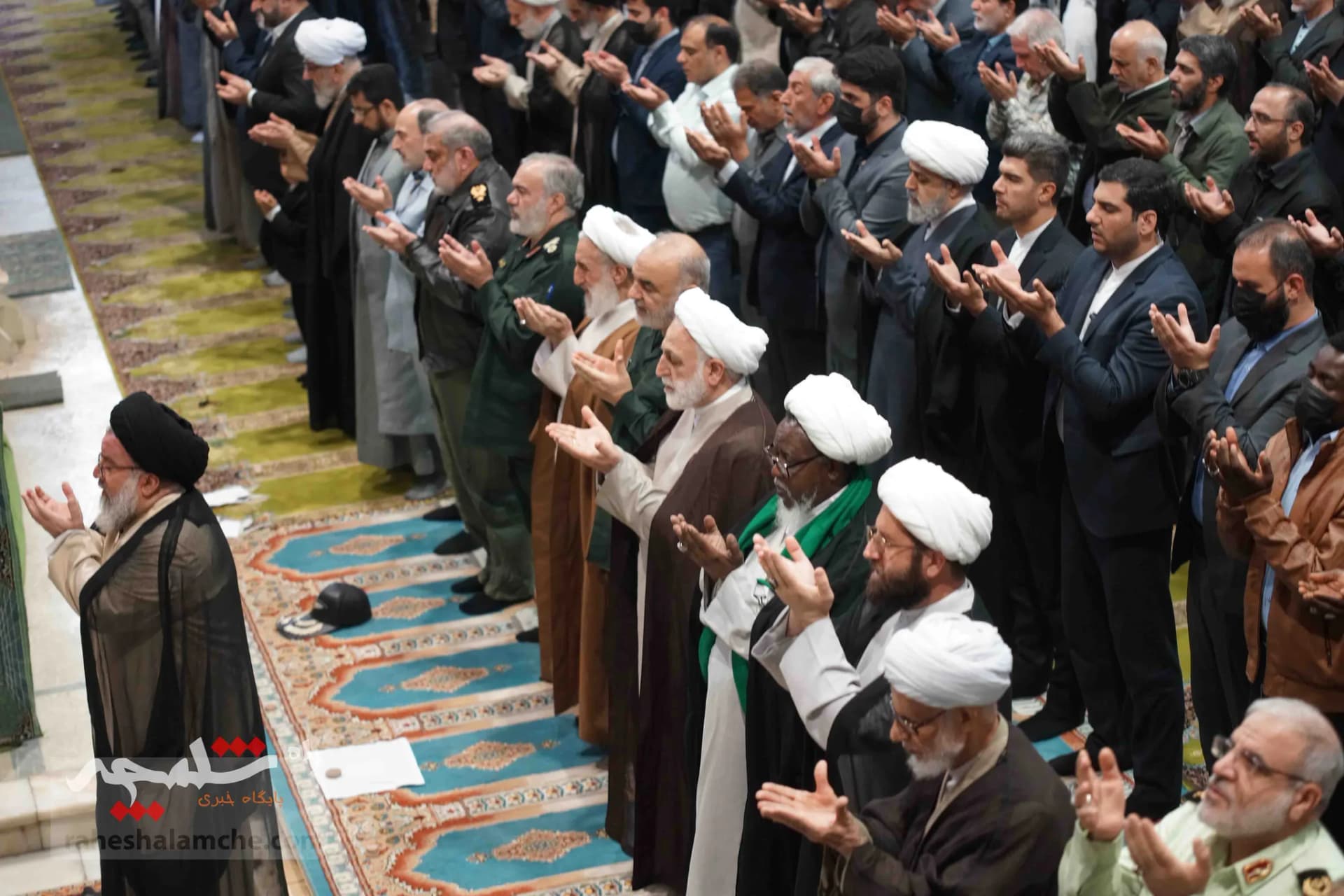نمازجمعه تهران با حضور «شیخ زکزاکی» +تصاویر — تصویر 43