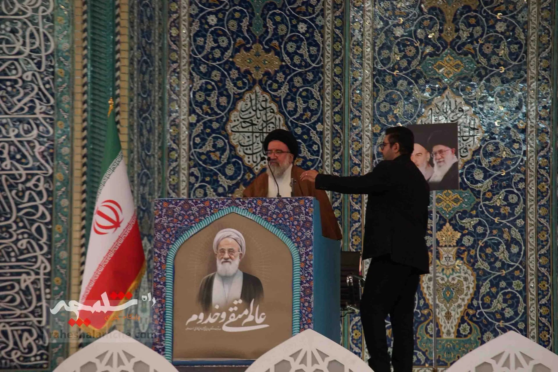نمازجمعه این هفته تهران به امامت آیتالله خاتمی برگزار شد +تصاویر — تصویر 11