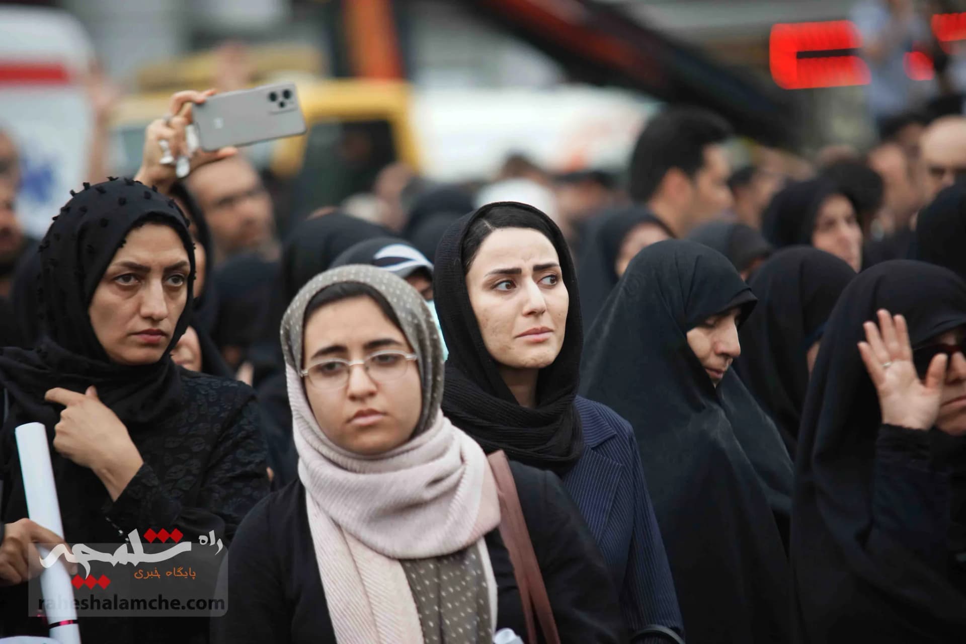 عزاداری مردم تهران در سوگ شهدای خدمت +تصاویر اختصاصی — تصویر 60