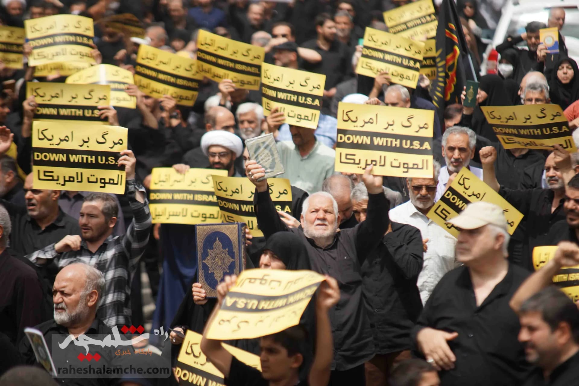 نمازگزاران تهرانی، اهانت مجدد به قرآن کریم در سوئد را محکوم کردند +تصاویر — تصویر 20