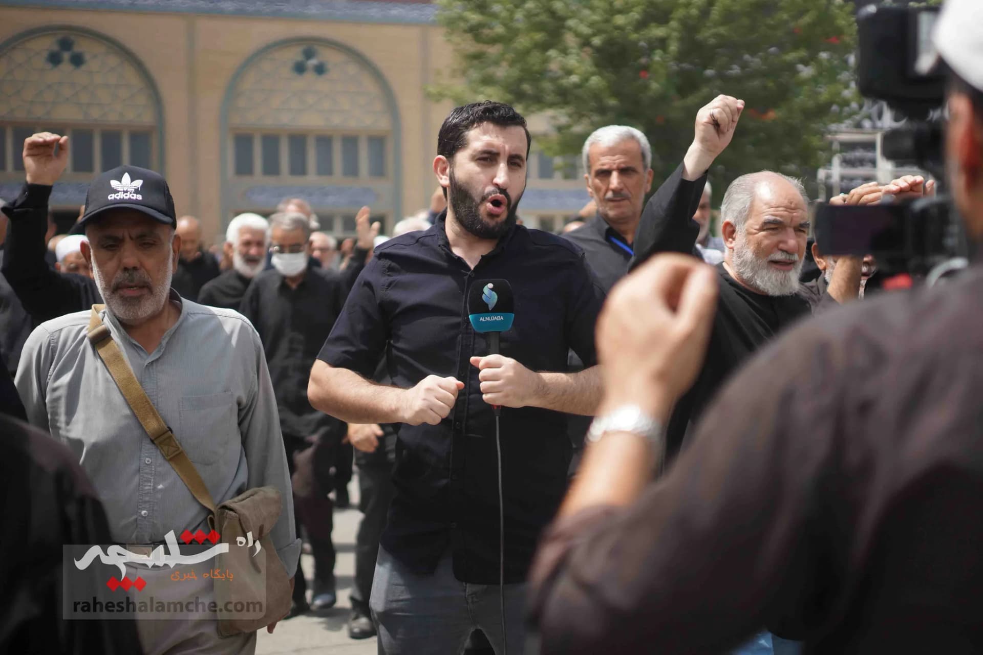 نمازگزاران تهرانی، اهانت مجدد به قرآن کریم در سوئد را محکوم کردند +تصاویر — تصویر 5