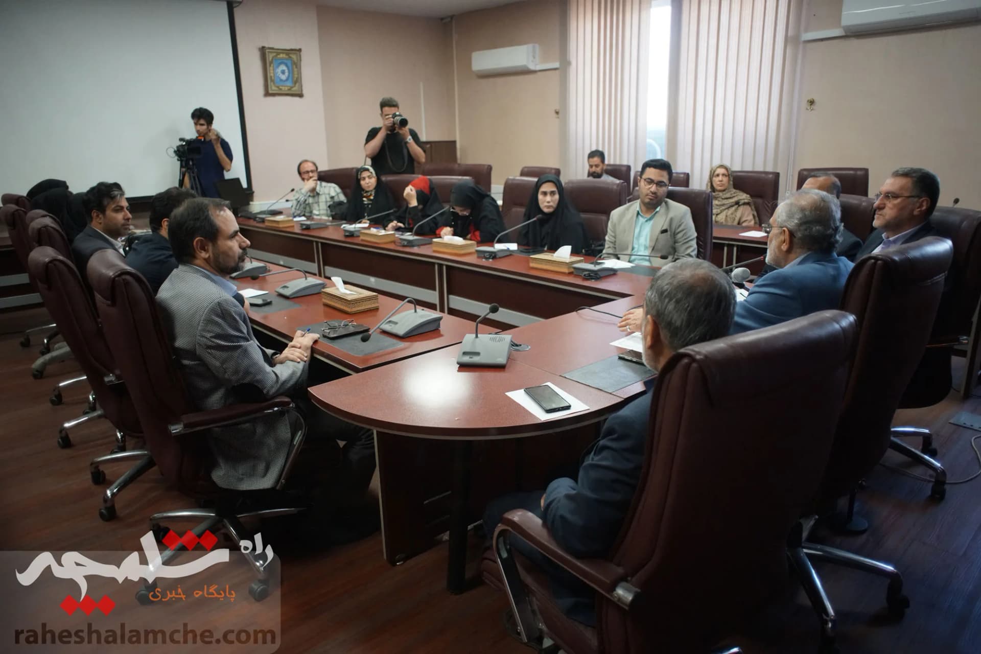 دیدار عیدانه معاون پارلمانی رئیسجمهور با خبرنگاران +تصاویر — تصویر 20