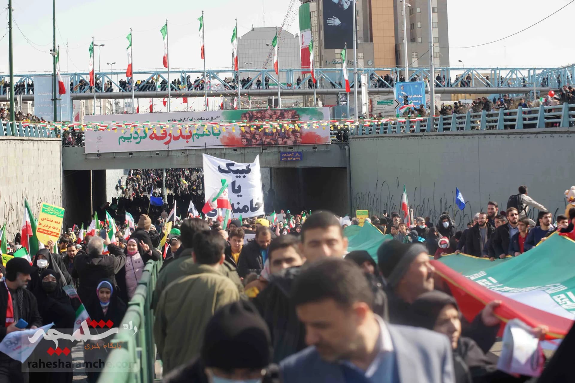 خروش ملت استوار ایران اسلامی در جشن ۴۴سالگی انقلاب اسلامی +تصاویر — تصویر 25