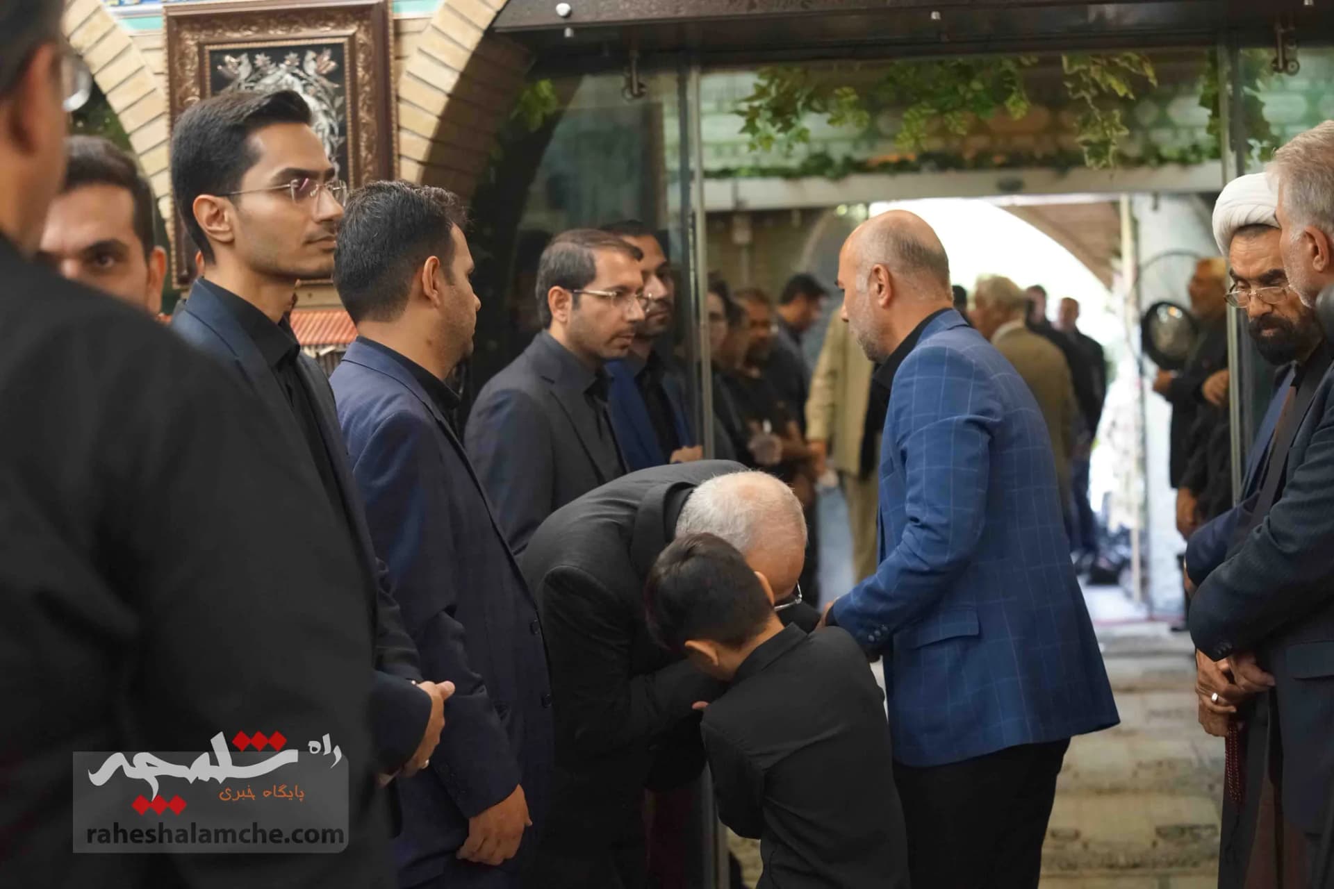 احمدینژادیها برای ختم همسر مرتضی تمدن سنگ تمام گذاشتند +تصاویر — تصویر 105