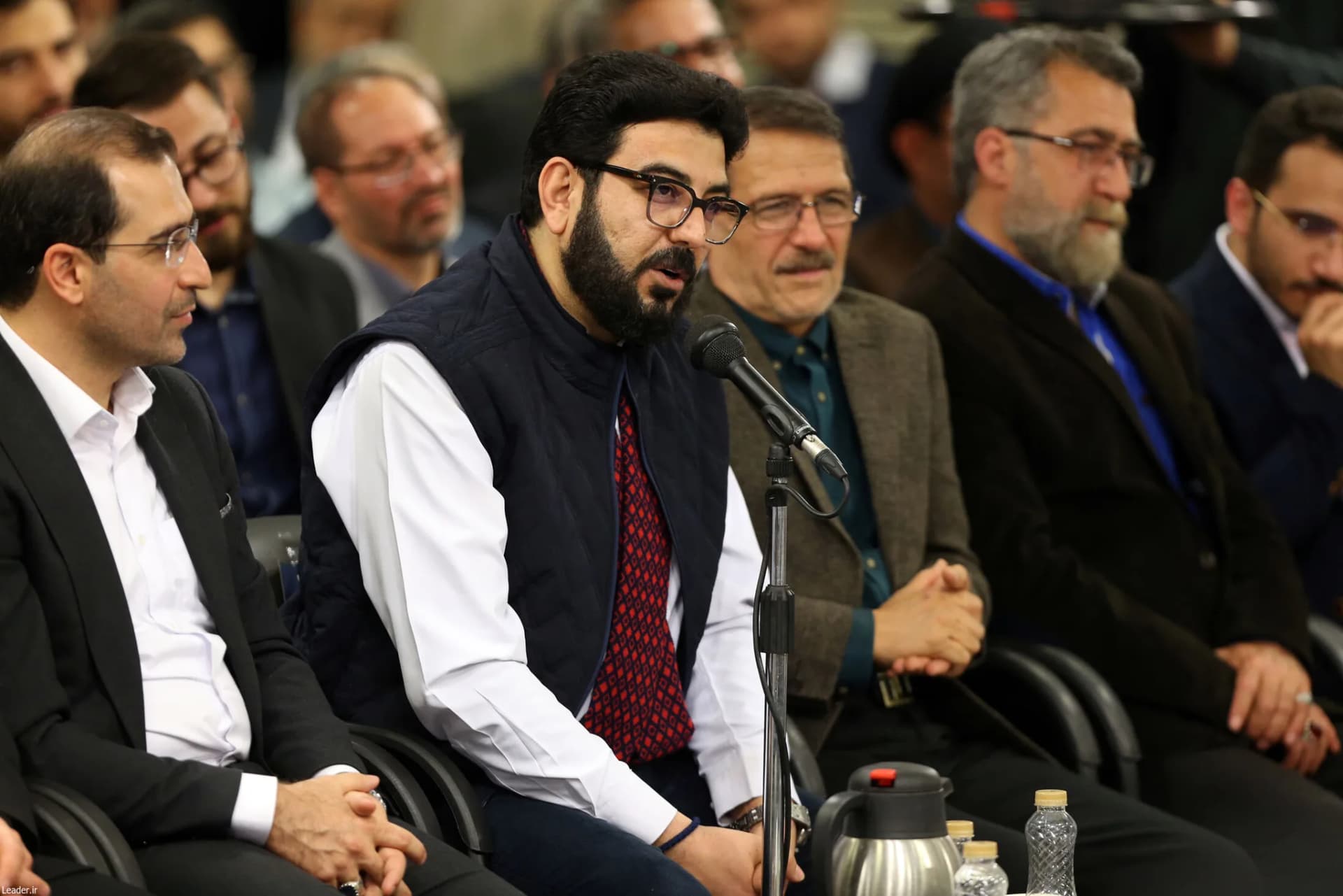 دیدار شاعران با رهبر انقلاب +تصاویر2 — تصویر 69