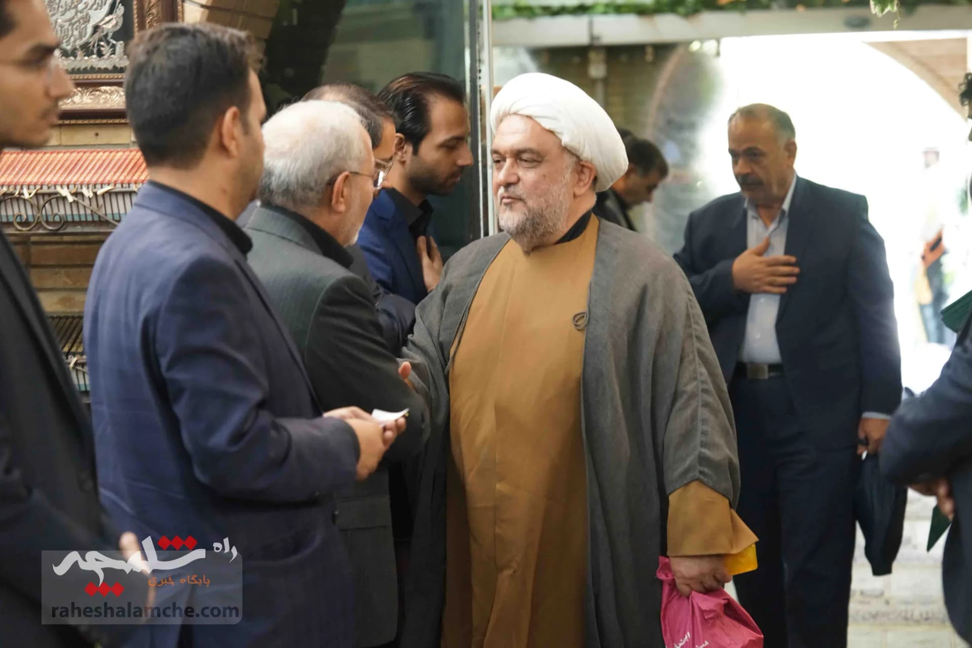 احمدینژادیها برای ختم همسر مرتضی تمدن سنگ تمام گذاشتند +تصاویر — تصویر 14