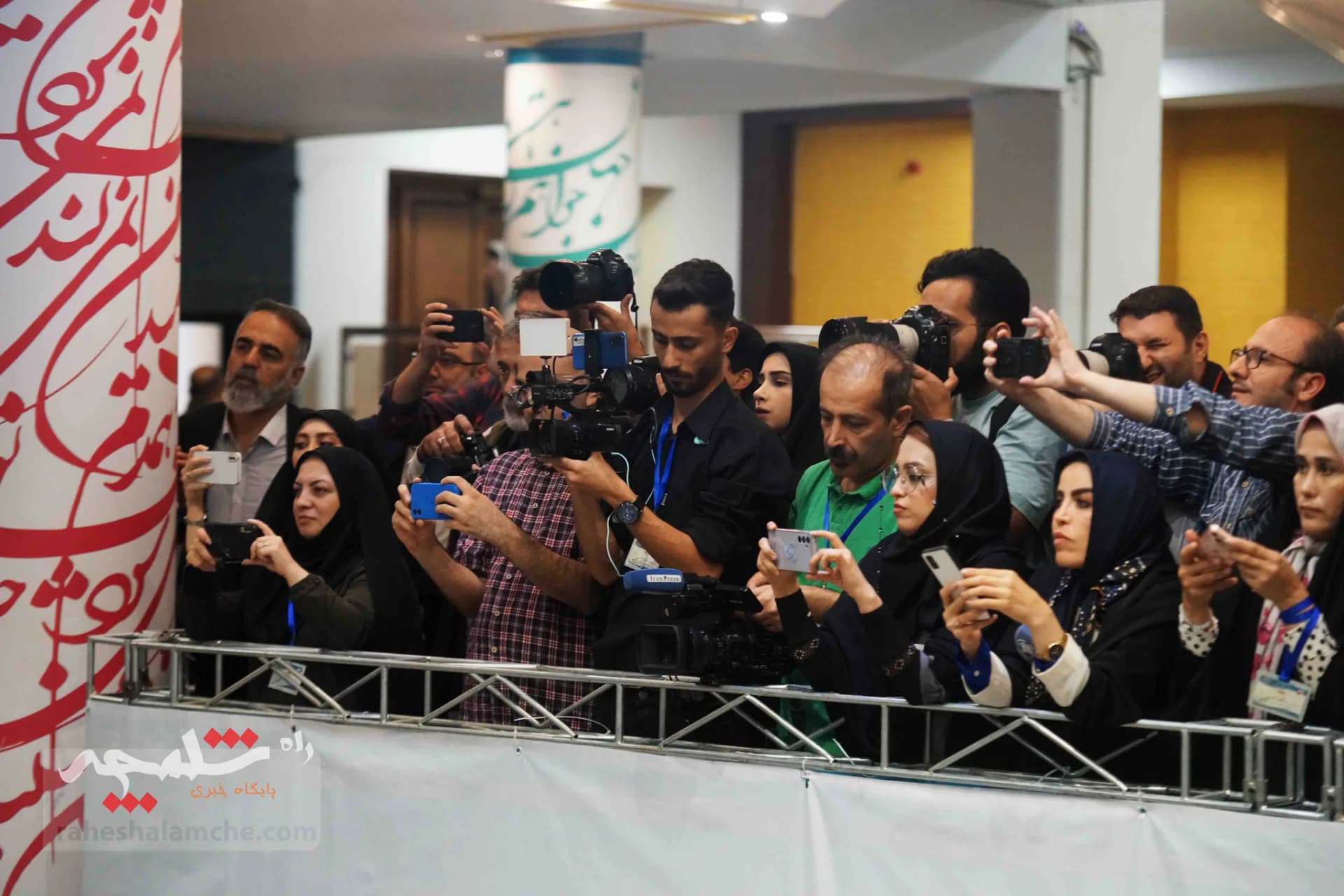 روز رایگیری در ستاد انتخابات وزارت کشور +تصاویر — تصویر 28