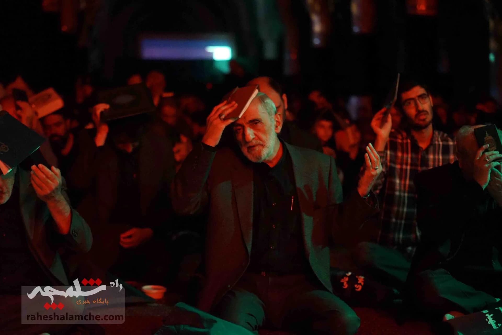 گزارش تصویری مراسم شب قدر و وداع با شهید گمنام در مدرسه عالی شهید مطهری — تصویر 69
