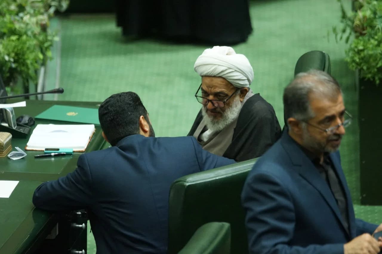 نشست علنی مجلس شورای اسلامی 15 مهر 404 — تصویر 15