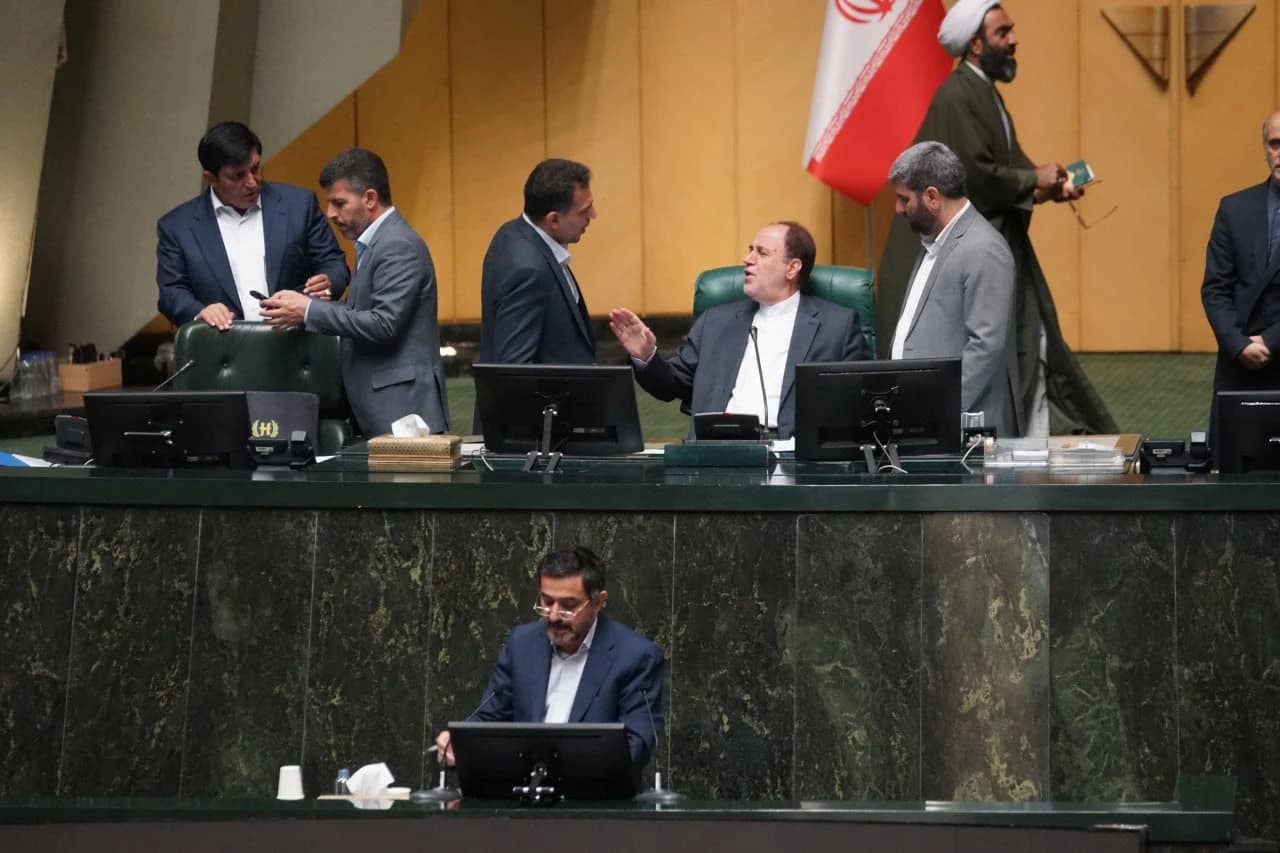 نشست علنی مجلس شورای اسلامی 15 مهر 404 — تصویر 11