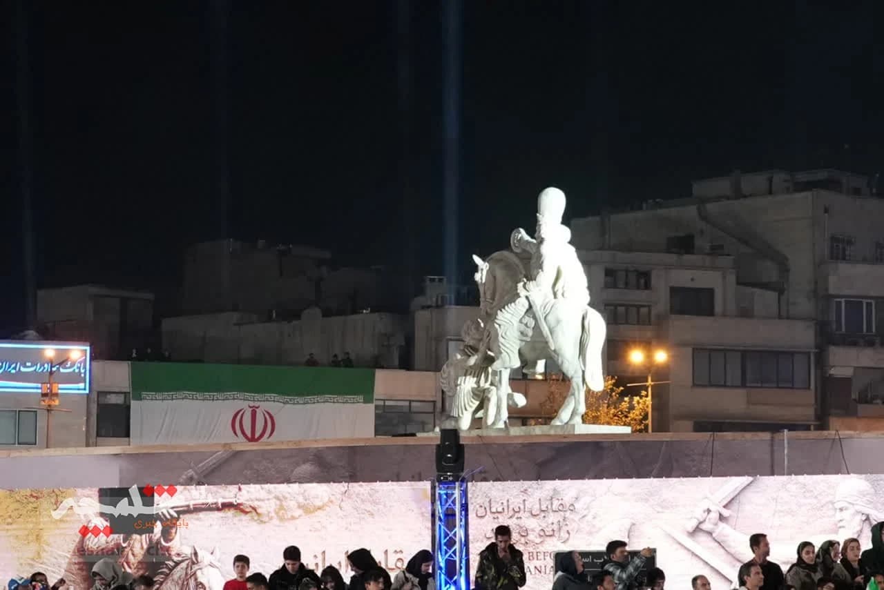 رونمایی مجسمه «زانوزنندگان برابر ایران» — تصویر 5