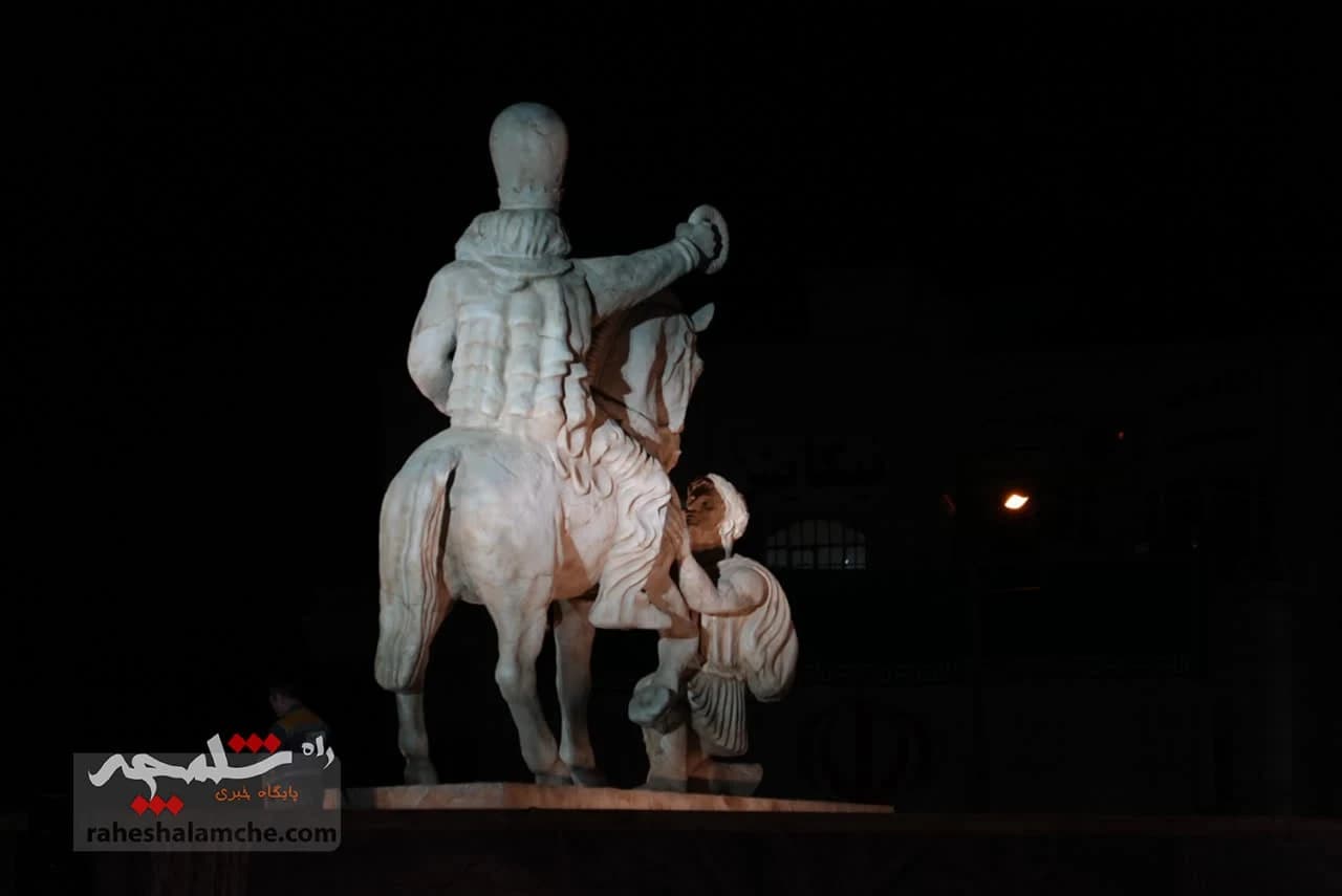 رونمایی مجسمه «زانوزنندگان برابر ایران» — تصویر 7