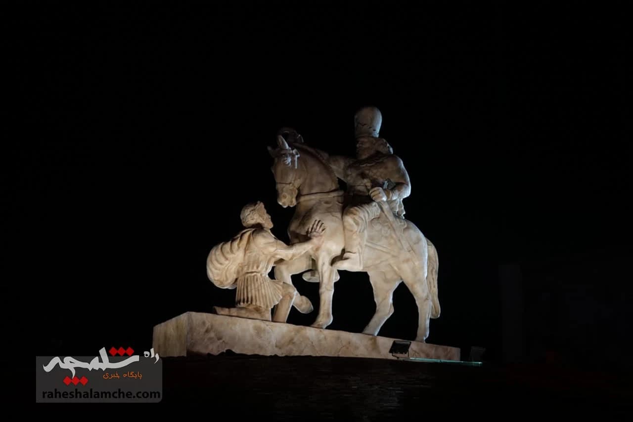 رونمایی مجسمه «زانوزنندگان برابر ایران» — تصویر 8